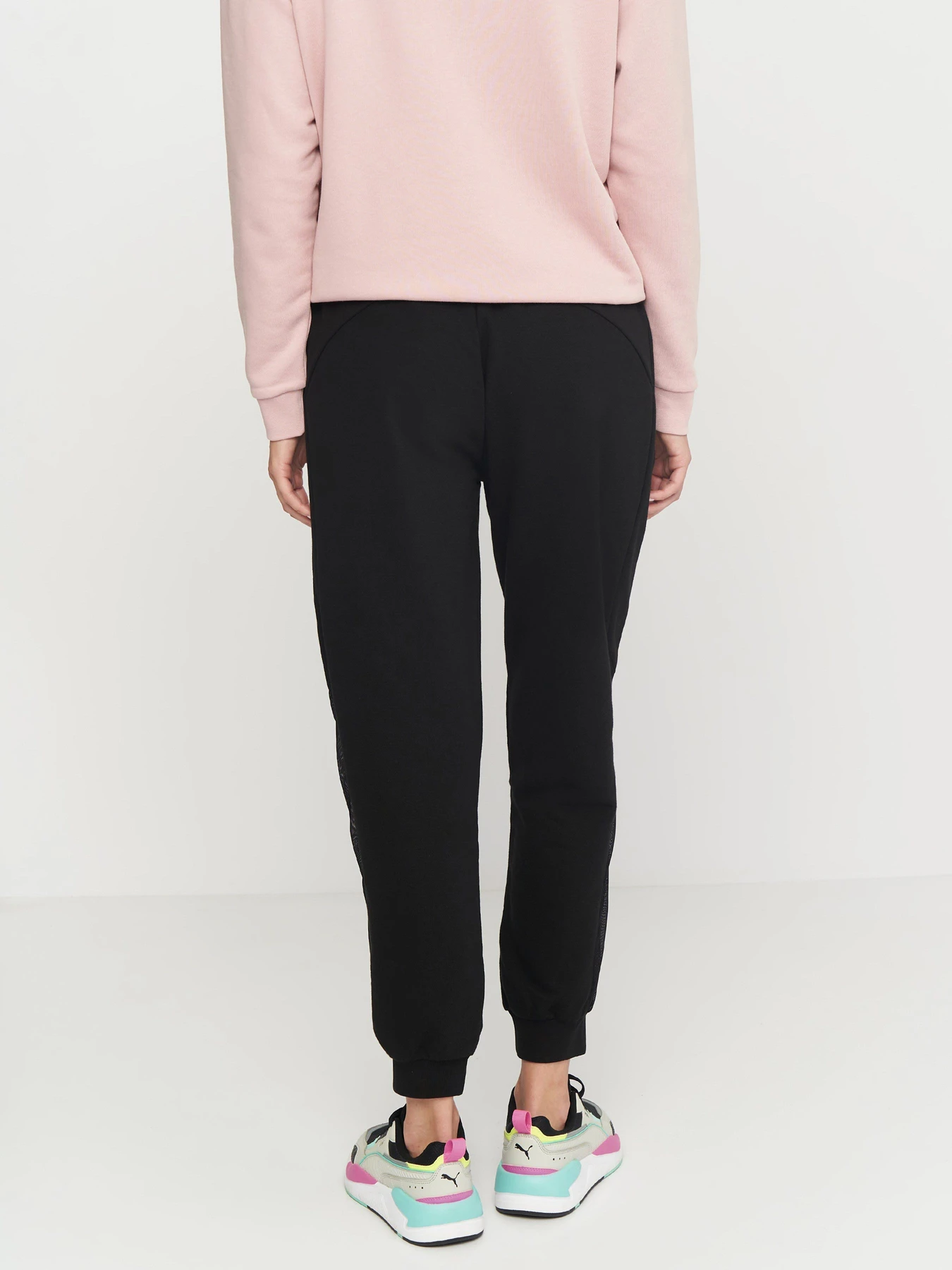 Брюки PUMA Mesh Panel Pants модель 53740801 Брюки PUMA Mesh Panel Pants модель 53740801 Фото