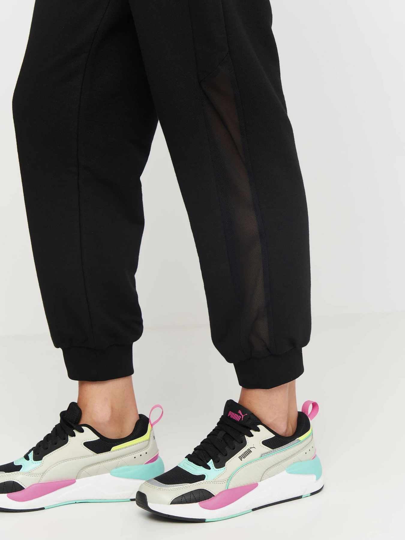 Брюки PUMA Mesh Panel Pants модель 53740801 Брюки PUMA Mesh Panel Pants модель 53740801 Фото