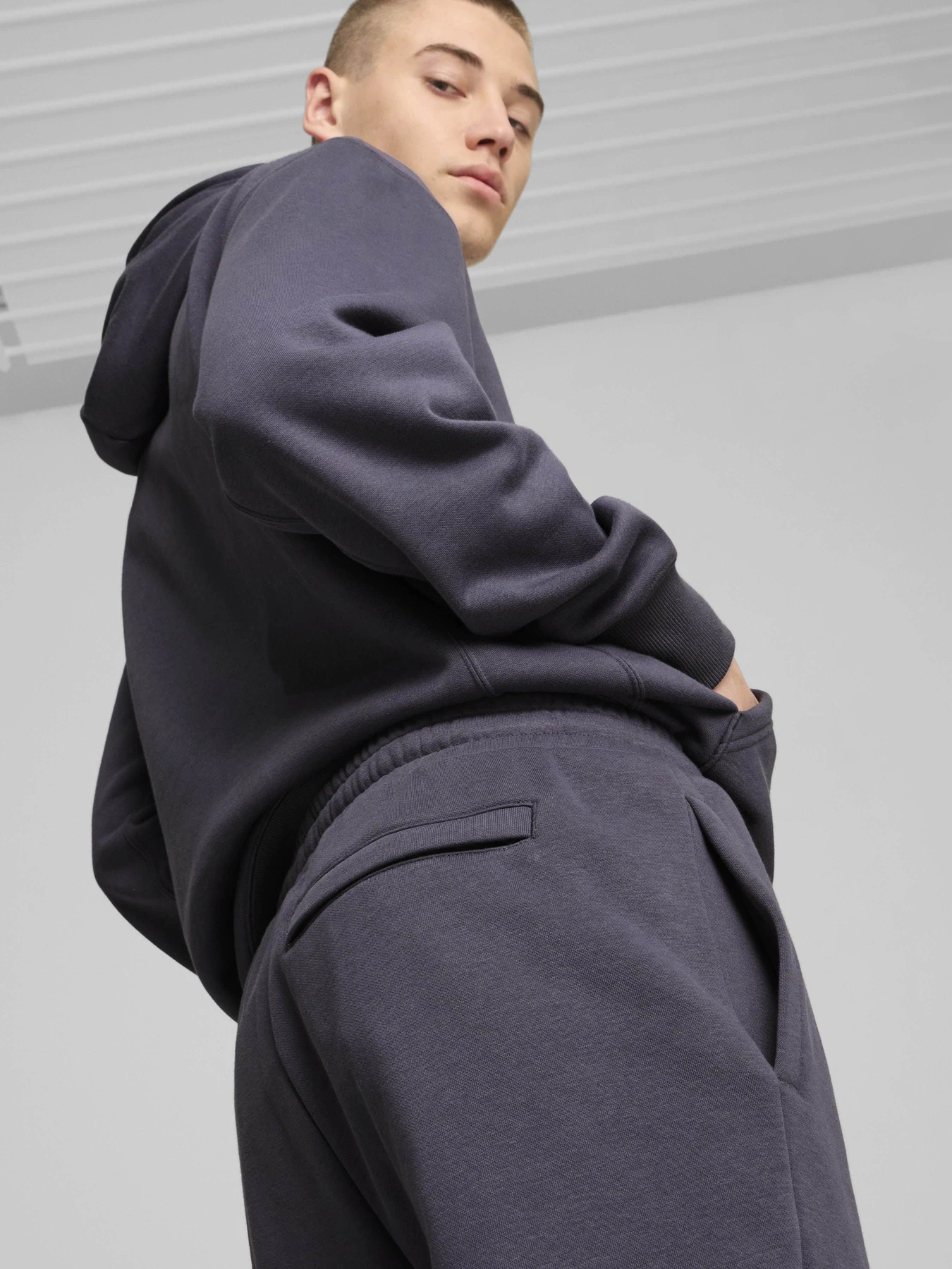 Брюки PUMA CLASSICS SWEATPANTS модель 53559791 Брюки PUMA CLASSICS SWEATPANTS модель 53559791 Фото
