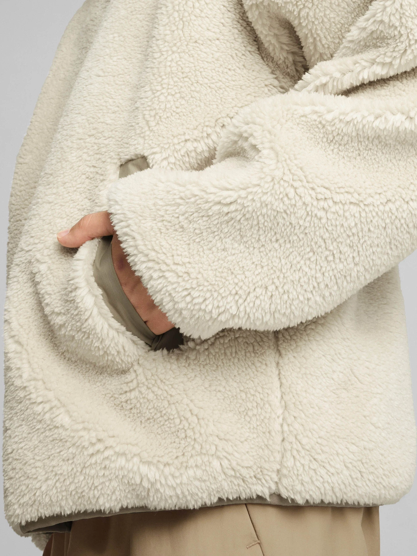 Куртки та дублянки PUMA REVERSIBLE SHERPA модель 62647287 Фото
