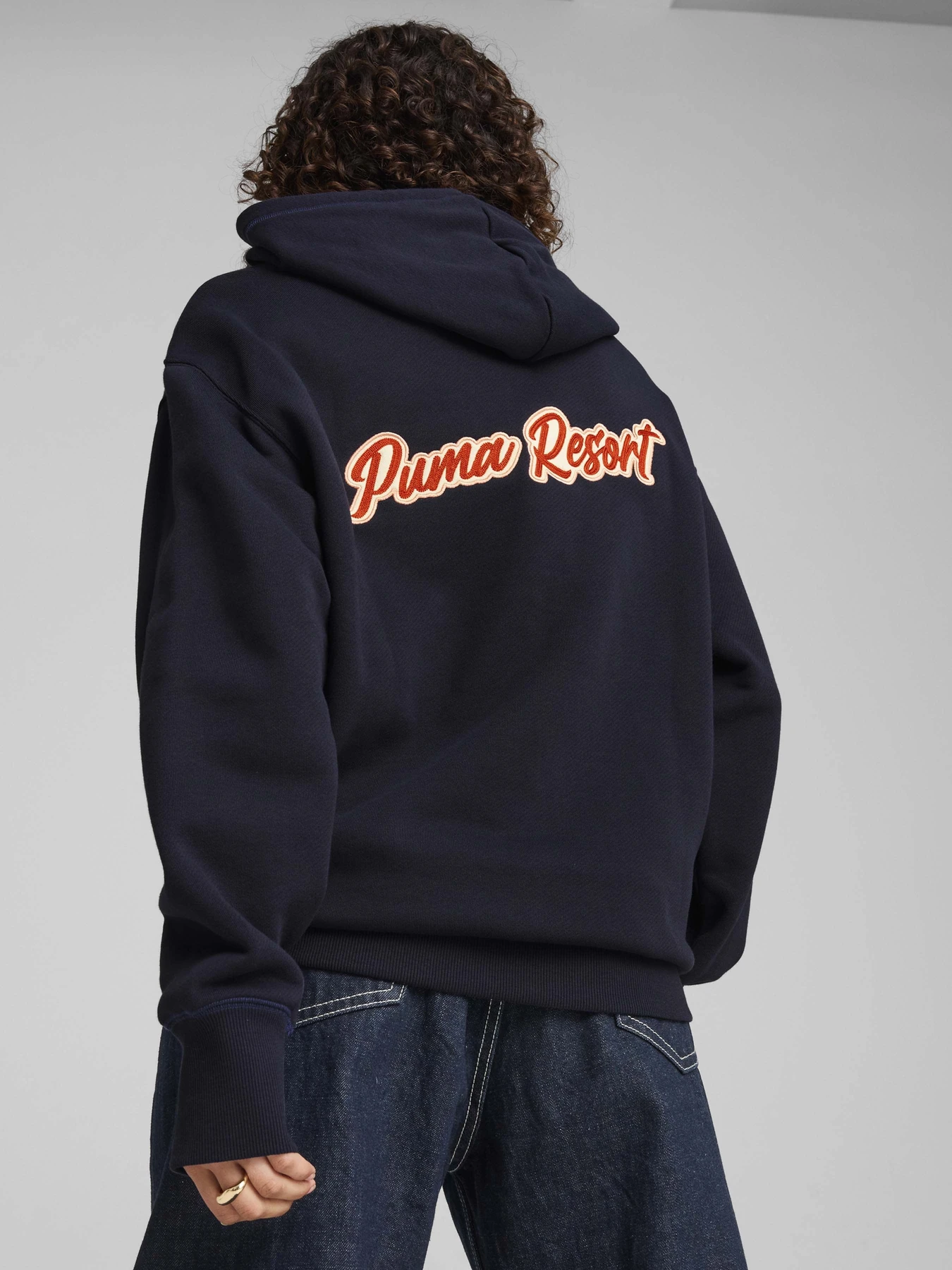 Худи и свитшоты PUMA PREMIUM ESSENTIALS GRAPHIC модель 62966716 Худи и свитшоты PUMA PREMIUM ESSENTIALS GRAPHIC модель 62966716 Фото