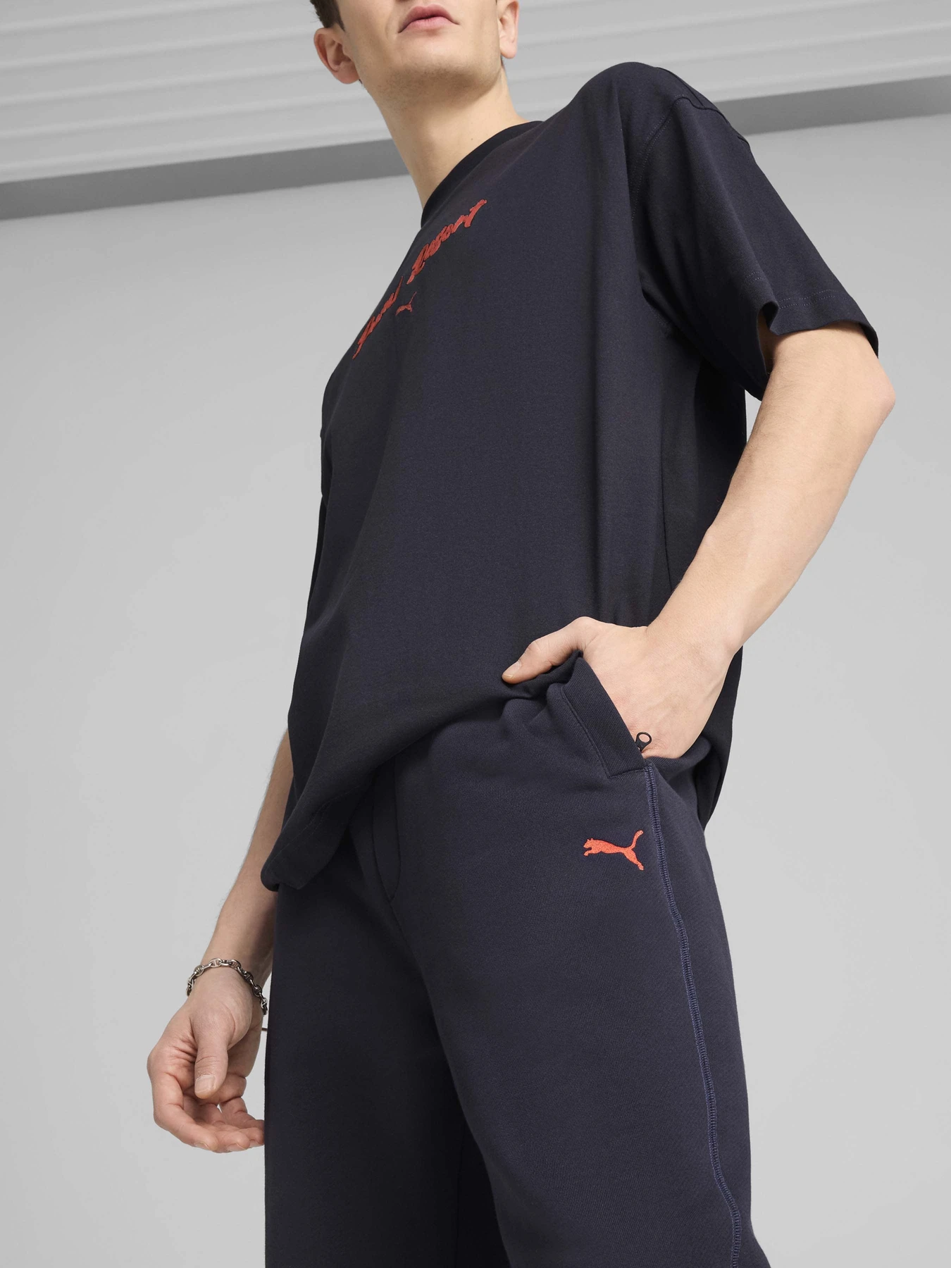 Брюки PUMA PREMIUM ESSENTIALS RELAXED GRA модель 62966916 Фото