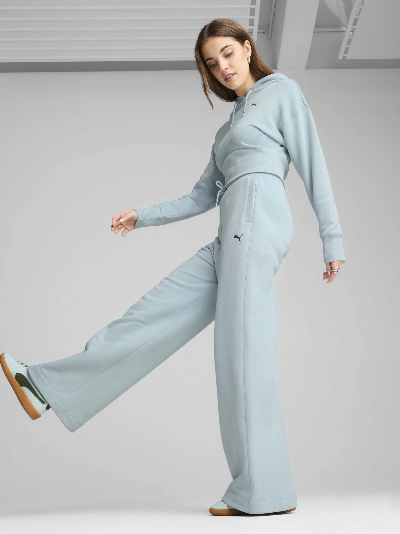 Брюки PUMA PREMIUM ESSENTIALS RELAXED модель 62977967 Брюки PUMA PREMIUM ESSENTIALS RELAXED модель 62977967 Фото
