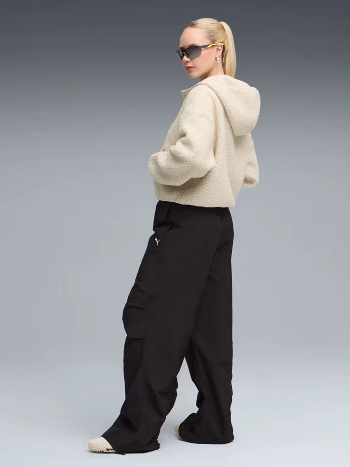 Худі та світшоти PUMA WARDROBE ESS модель 63204887 Фото