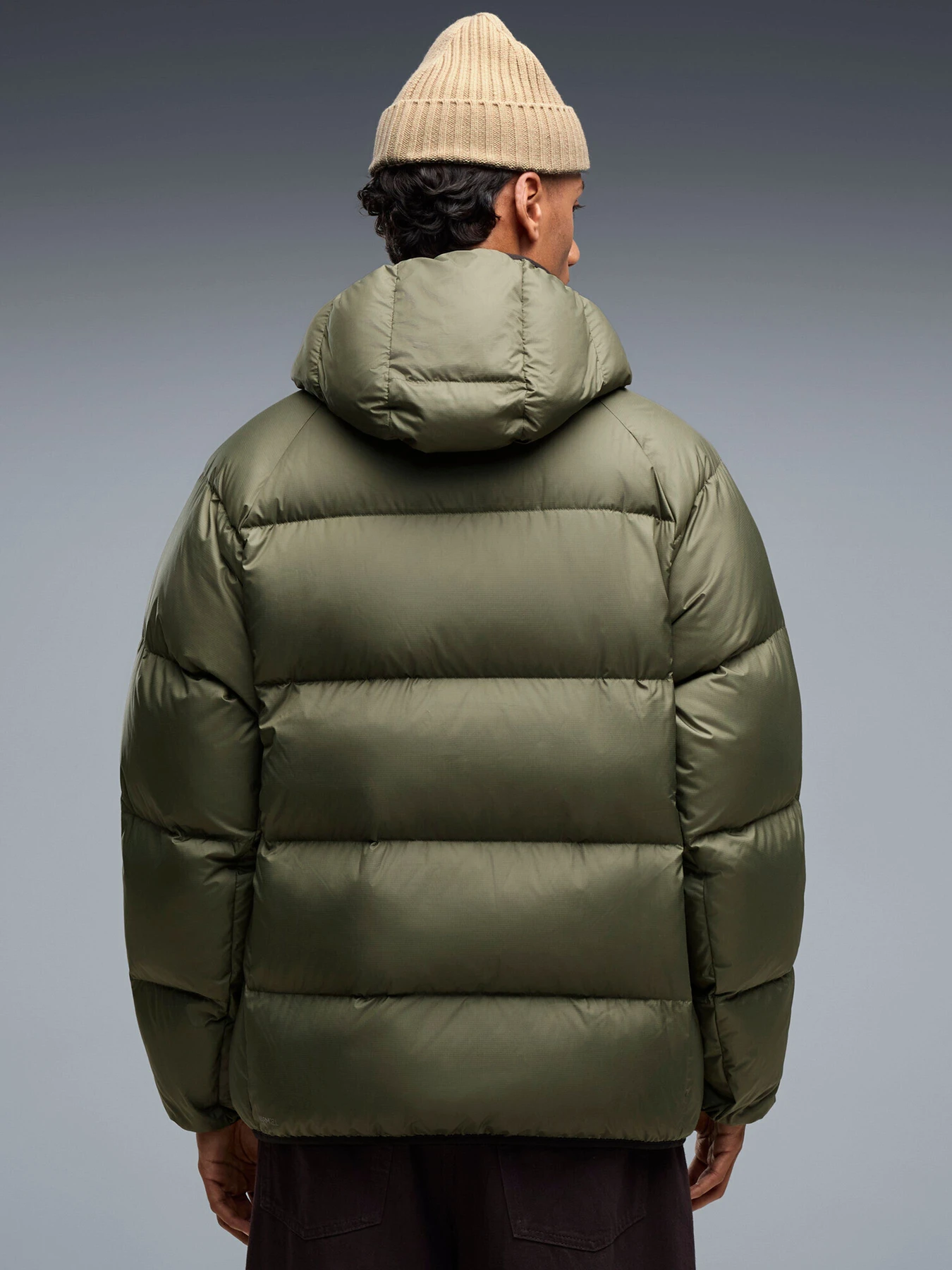 Куртки та дублянки PUMA HOODED DOWN PUFFER JACKET модель 69456586 Куртки та дублянки PUMA HOODED DOWN PUFFER JACKET модель 69456586 Фото