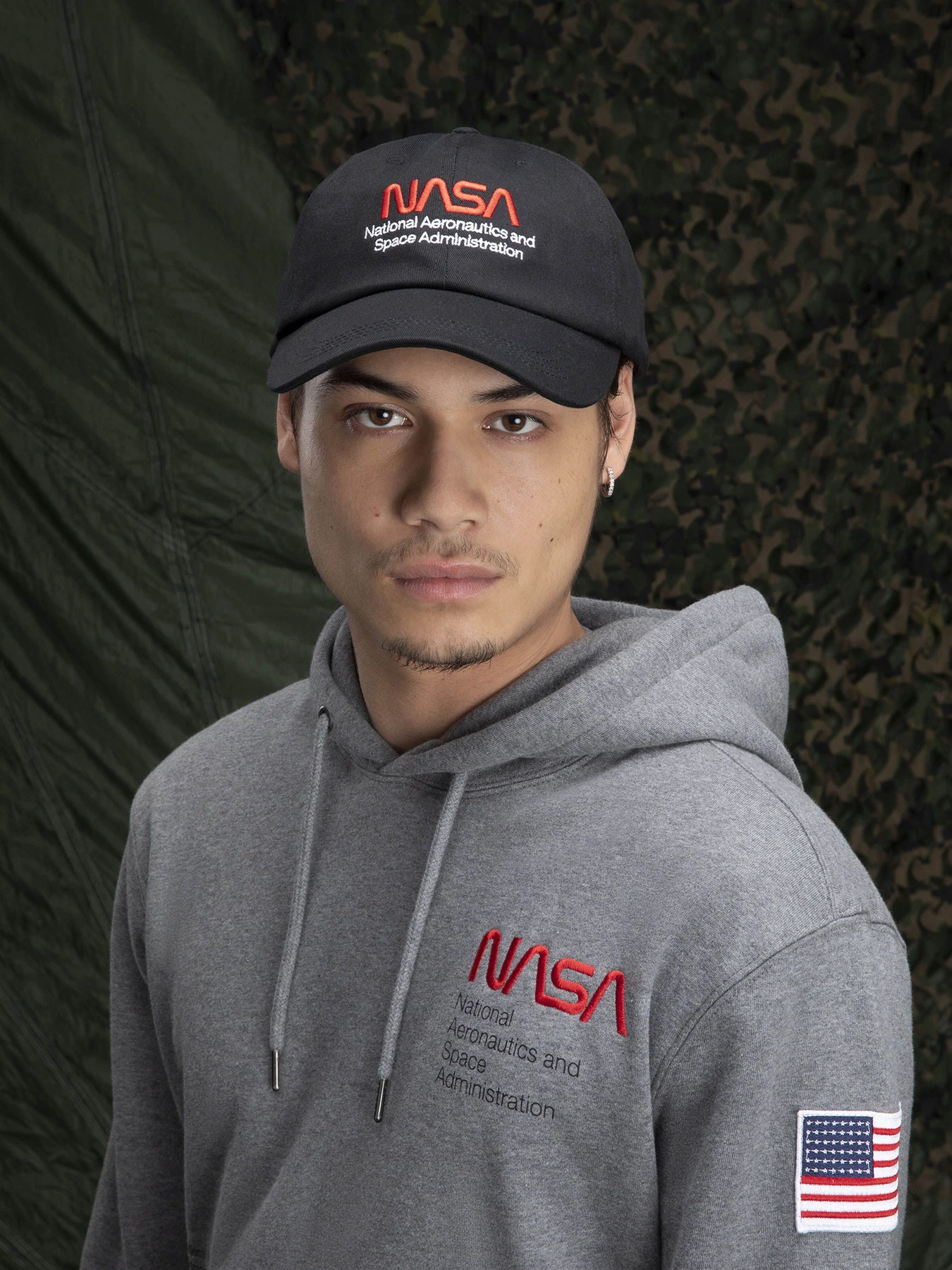 Шапки та кепки Alpha Industries Nasa Worm Logo модель UAN53000C1_001 Фото