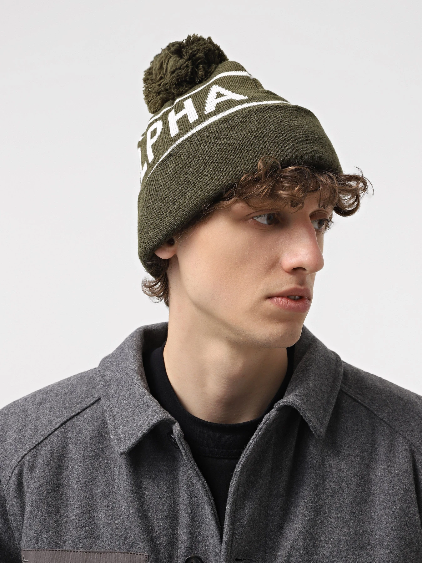 Шапки та кепки Alpha Industries Essential Pom Beanie модель UHE52500C1_303 Шапки та кепки Alpha Industries Essential Pom Beanie модель UHE52500C1_303 Фото