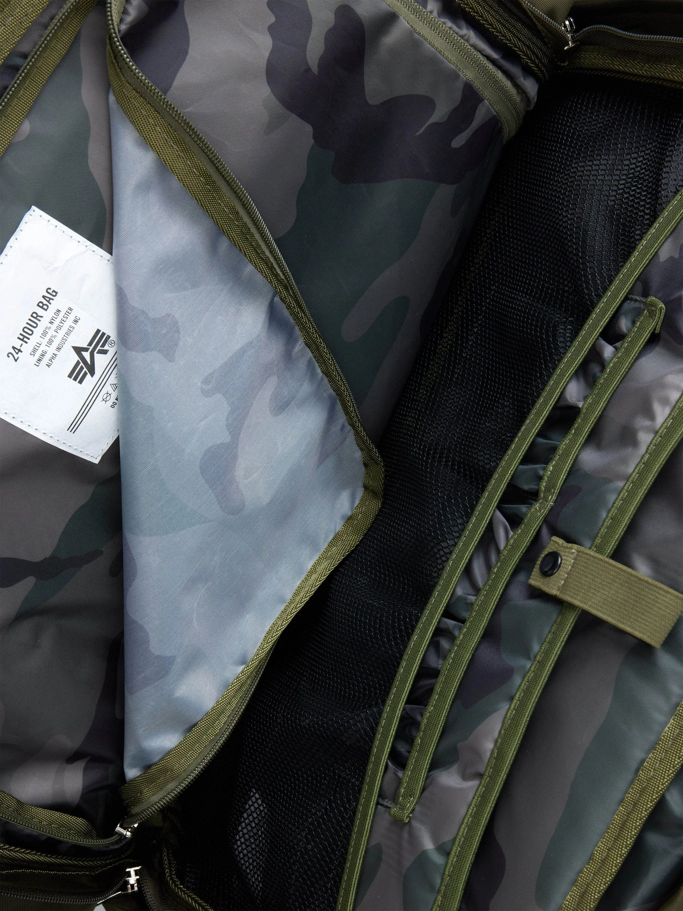 Дорожные сумки и чемоданы Alpha Industries 24 Hr модель UA254000C1_301 Фото