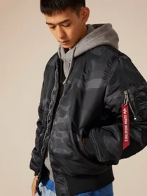 Куртки та дублянки Alpha Industries MA-1 модель MJM21000C1_942 Фото