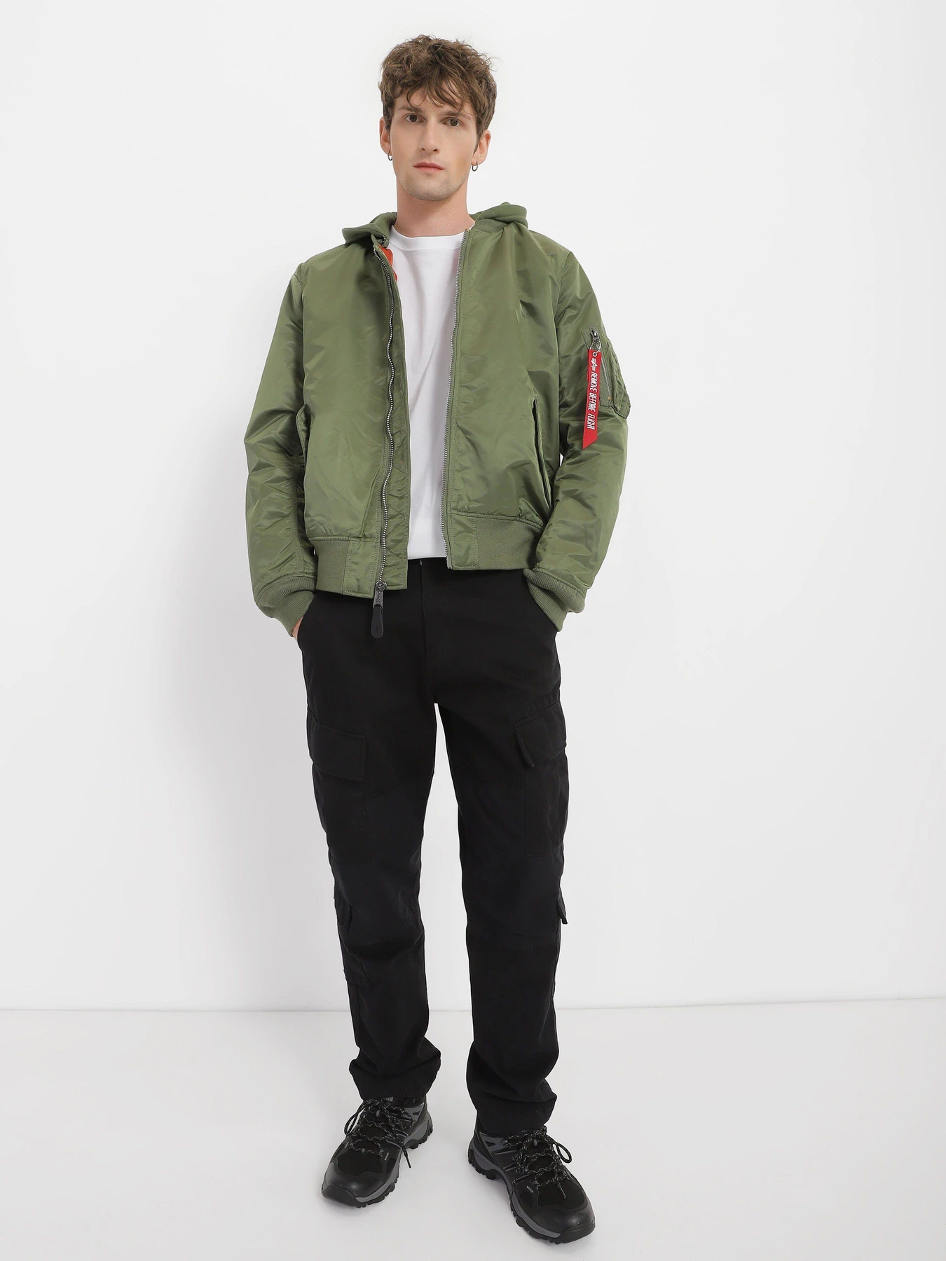 Куртки и дубленки Alpha Industries MA-1 NATUS модель MJM47506C1_326 Куртки и дубленки Alpha Industries MA-1 NATUS модель MJM47506C1_326 Фото