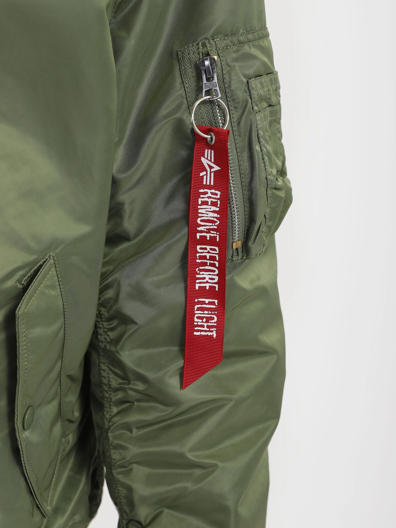 Куртки и дубленки Alpha Industries MA-1 NATUS модель MJM47506C1_326 Куртки и дубленки Alpha Industries MA-1 NATUS модель MJM47506C1_326 Фото