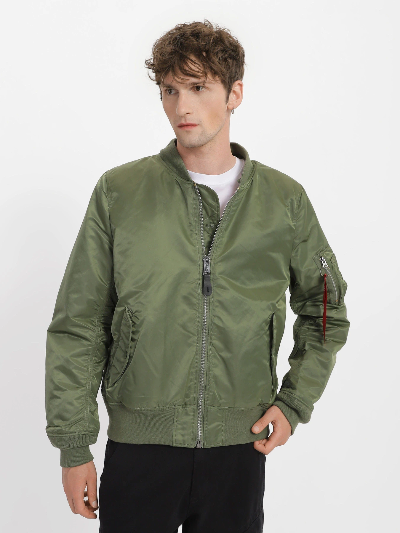 Куртки и дубленки Alpha Industries MA-1 NATUS модель MJM47506C1_326 Куртки и дубленки Alpha Industries MA-1 NATUS модель MJM47506C1_326 Фото