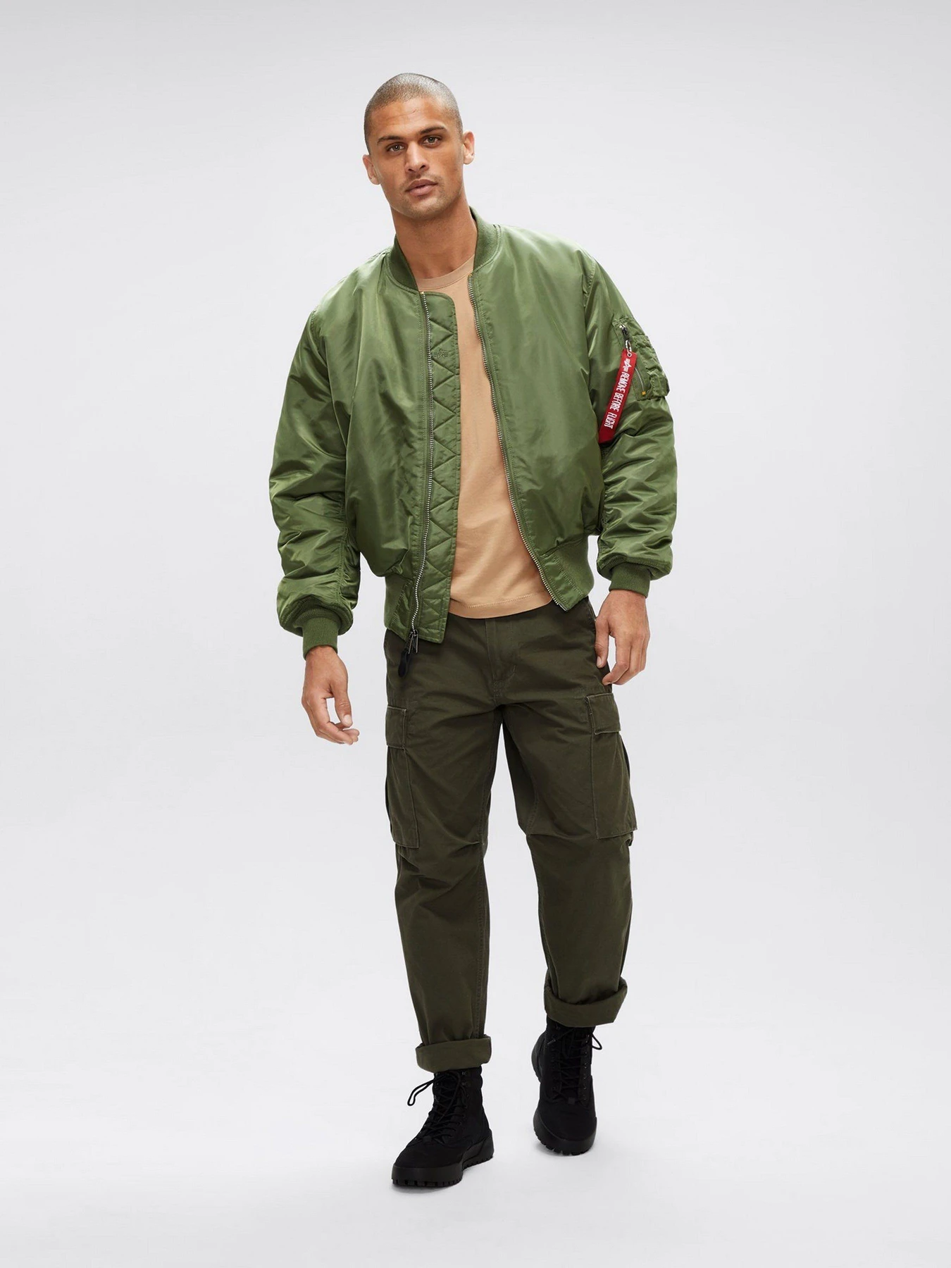 Куртки та дублянки Alpha Industries MA-1 BLOOD CHIT модель MJM21300C1_310 Куртки та дублянки Alpha Industries MA-1 BLOOD CHIT модель MJM21300C1_310 Фото
