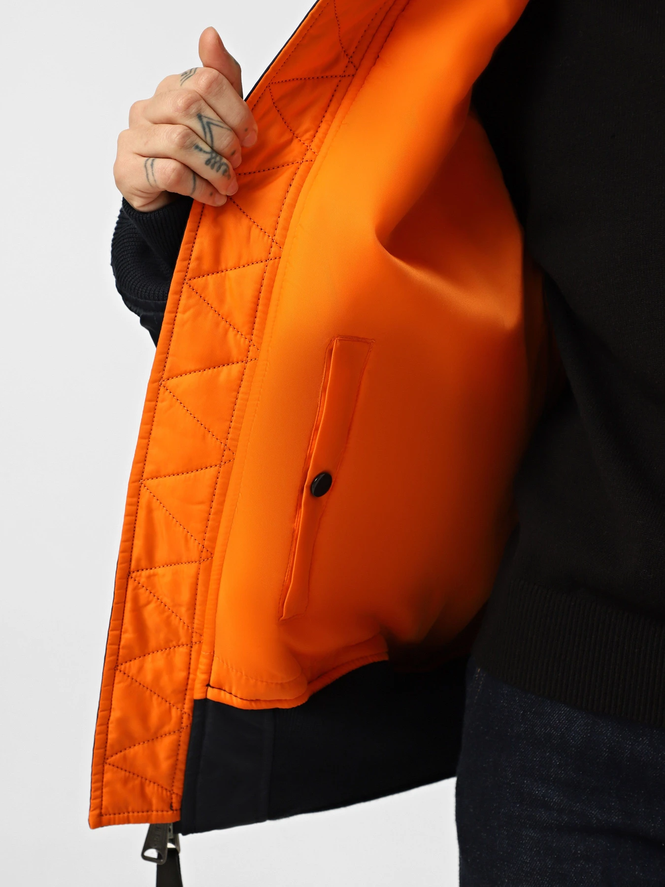 Куртки и дубленки Alpha Industries MA-1 модель MJM21000C1_410 Куртки и дубленки Alpha Industries MA-1 модель MJM21000C1_410 Фото
