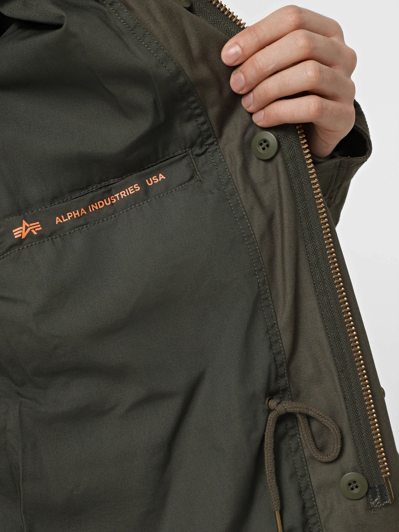 Куртки и дубленки Alpha Industries M-65 HERITAGE модель MJM24000C1_303 Куртки и дубленки Alpha Industries M-65 HERITAGE модель MJM24000C1_303 Фото