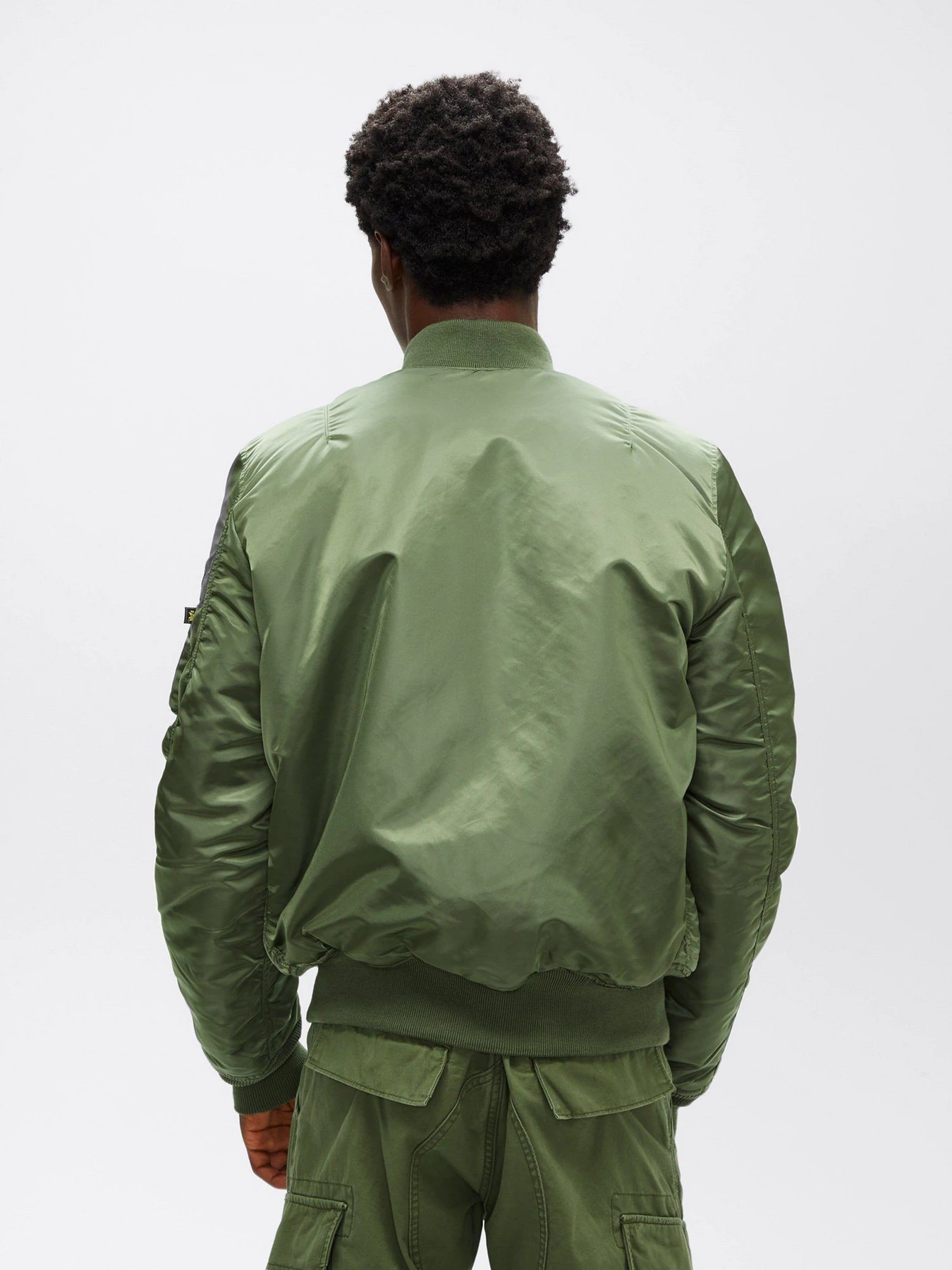 Куртки и дубленки Alpha Industries МА-1 SLIM FIT  модель MJM44530C1_310 Фото
