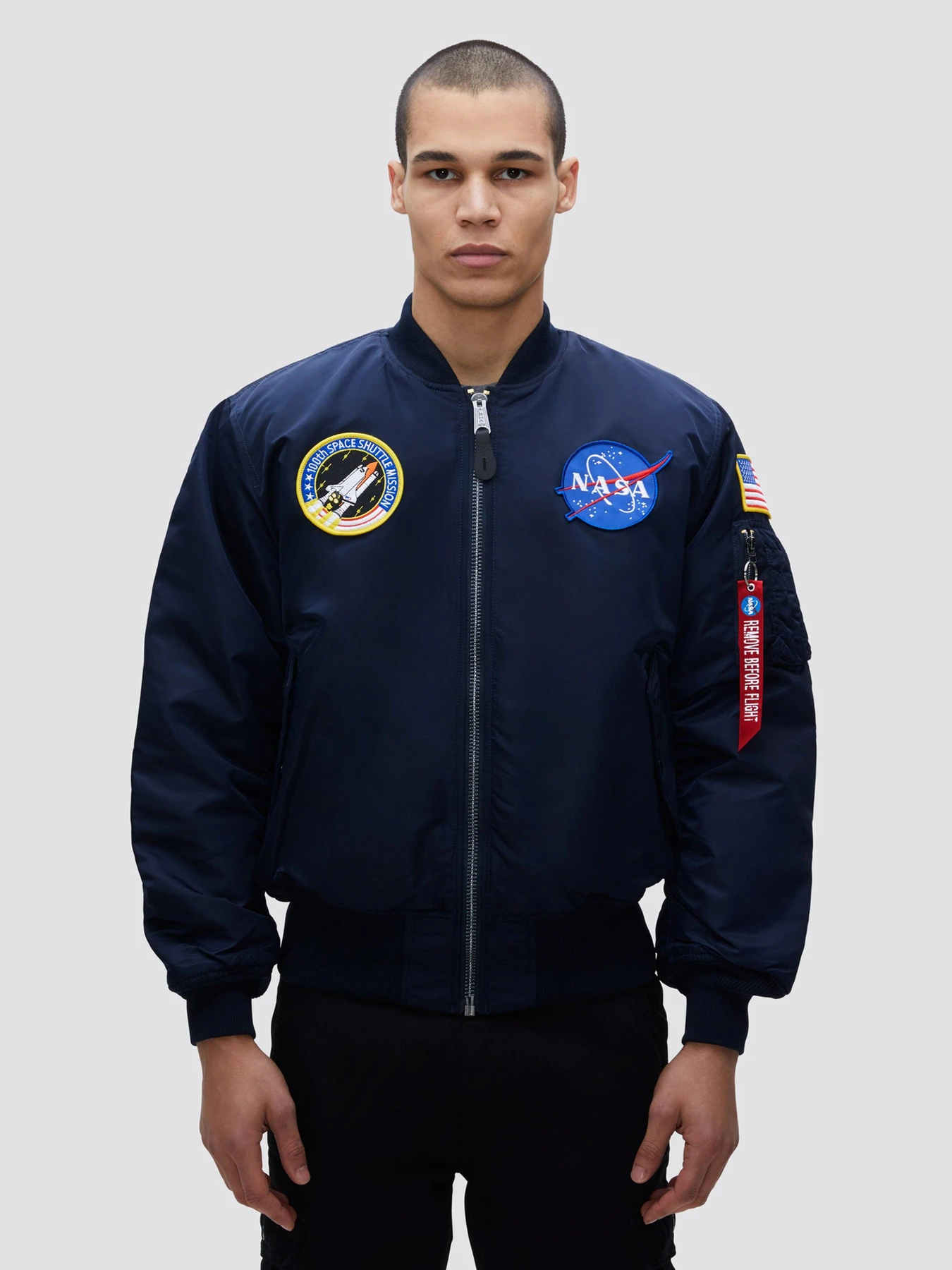 Куртки та дублянки Alpha Industries NASA MA-1 модель MJM21093C1_410 Куртки та дублянки Alpha Industries NASA MA-1 модель MJM21093C1_410 Фото