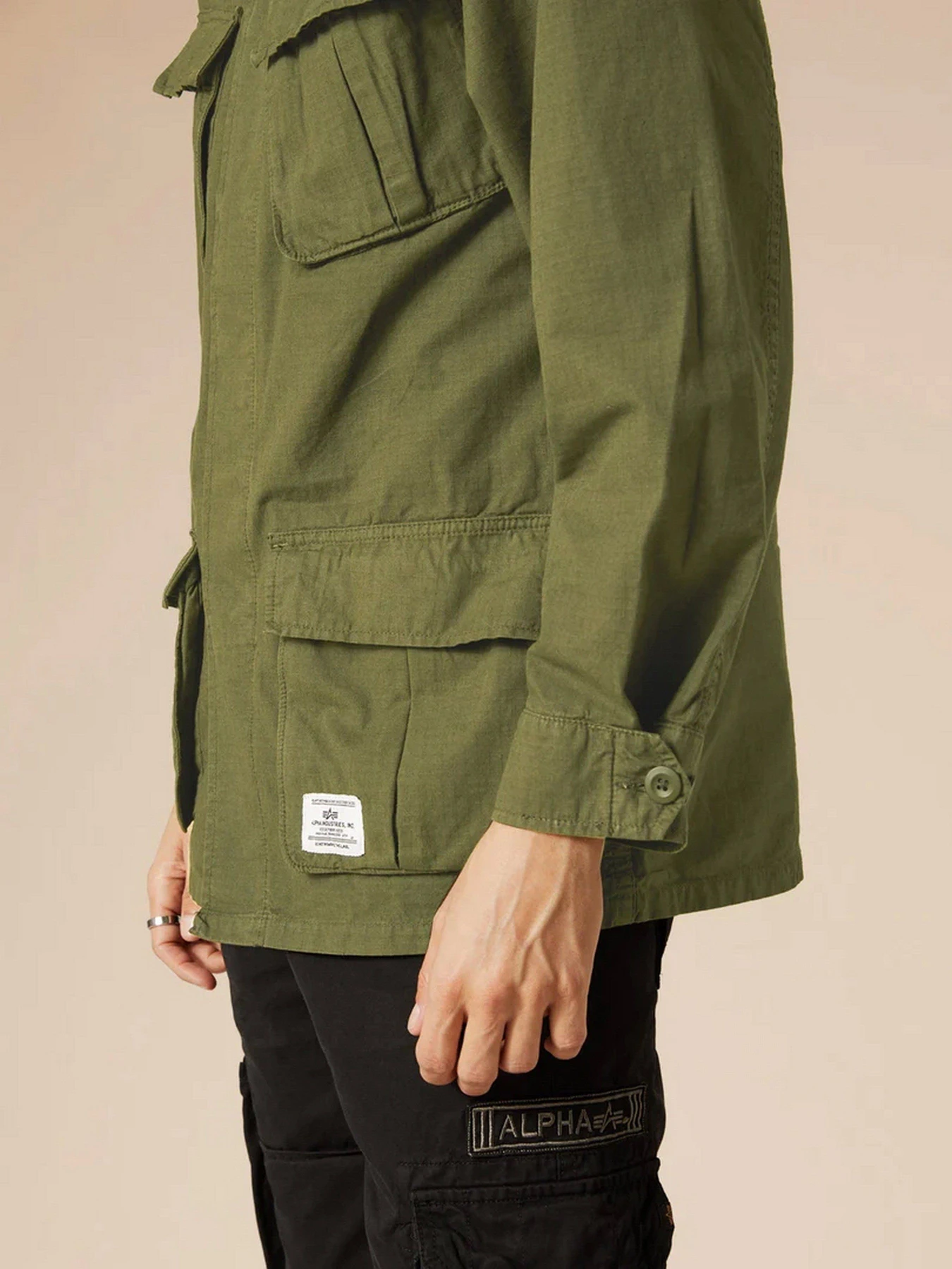 Куртки и дубленки Alpha Industries Jungle Fatigue Jacket модель MSJ52000C1_301 Куртки и дубленки Alpha Industries Jungle Fatigue Jacket модель MSJ52000C1_301 Фото