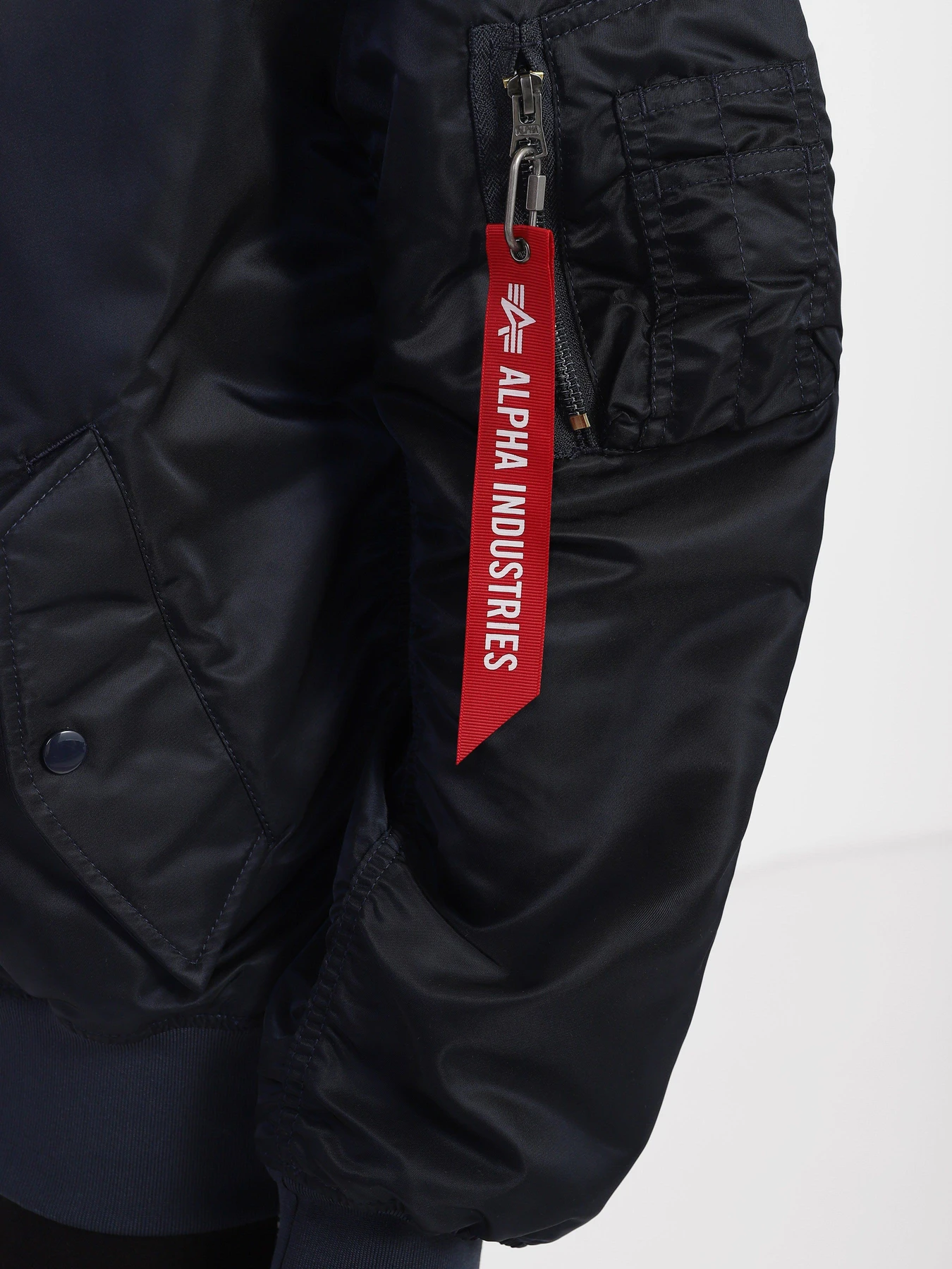 Куртки та дублянки Alpha Industries L-2B модель UJL52000C1_410 Фото