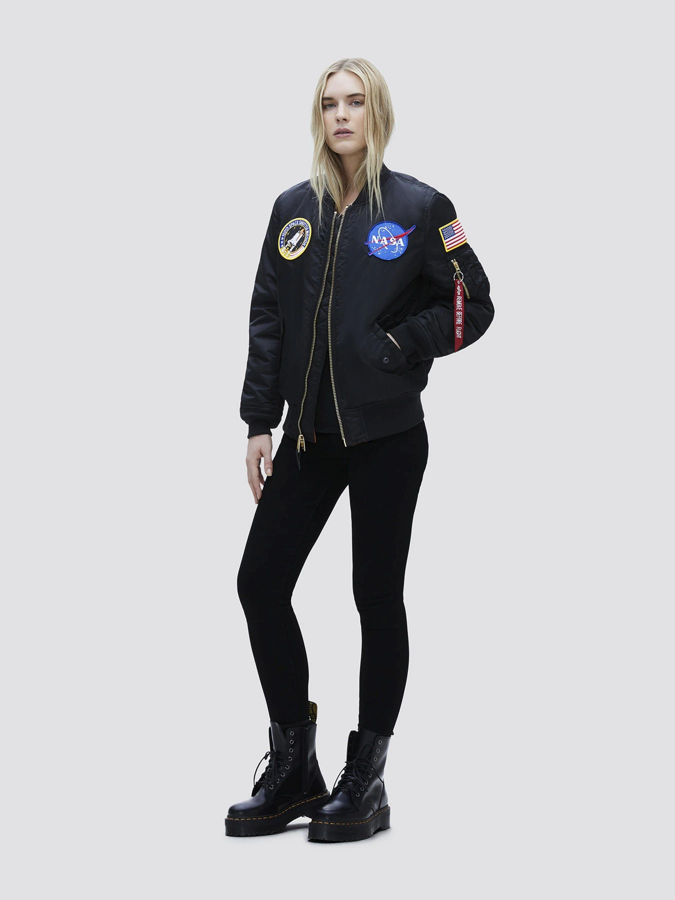 Куртки и дубленки Alpha Industries MA-1 NASA W модель WJM49501C1_001 Куртки и дубленки Alpha Industries MA-1 NASA W модель WJM49501C1_001 Фото
