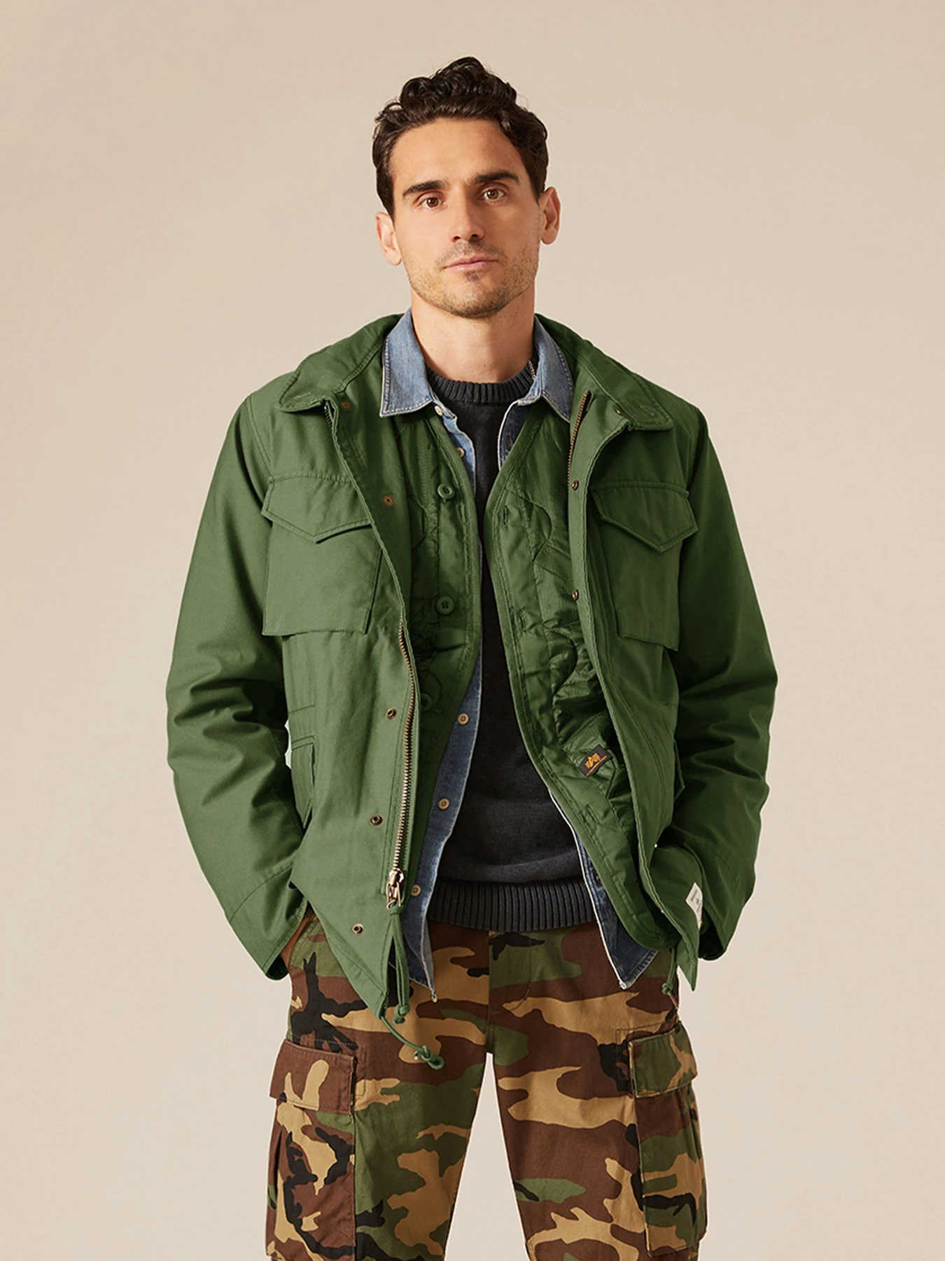 Пальто и плащи Alpha Industries M-65 MOD модель MJM51501C1_304 Пальто и плащи Alpha Industries M-65 MOD модель MJM51501C1_304 Фото