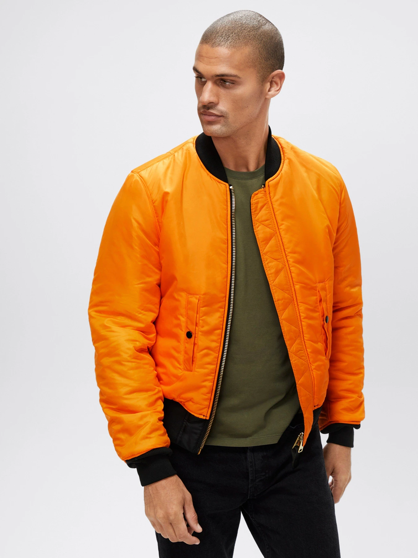 Куртки и дубленки Alpha Industries МА-1 SLIM FIT  модель MJM44530C1_001 Фото