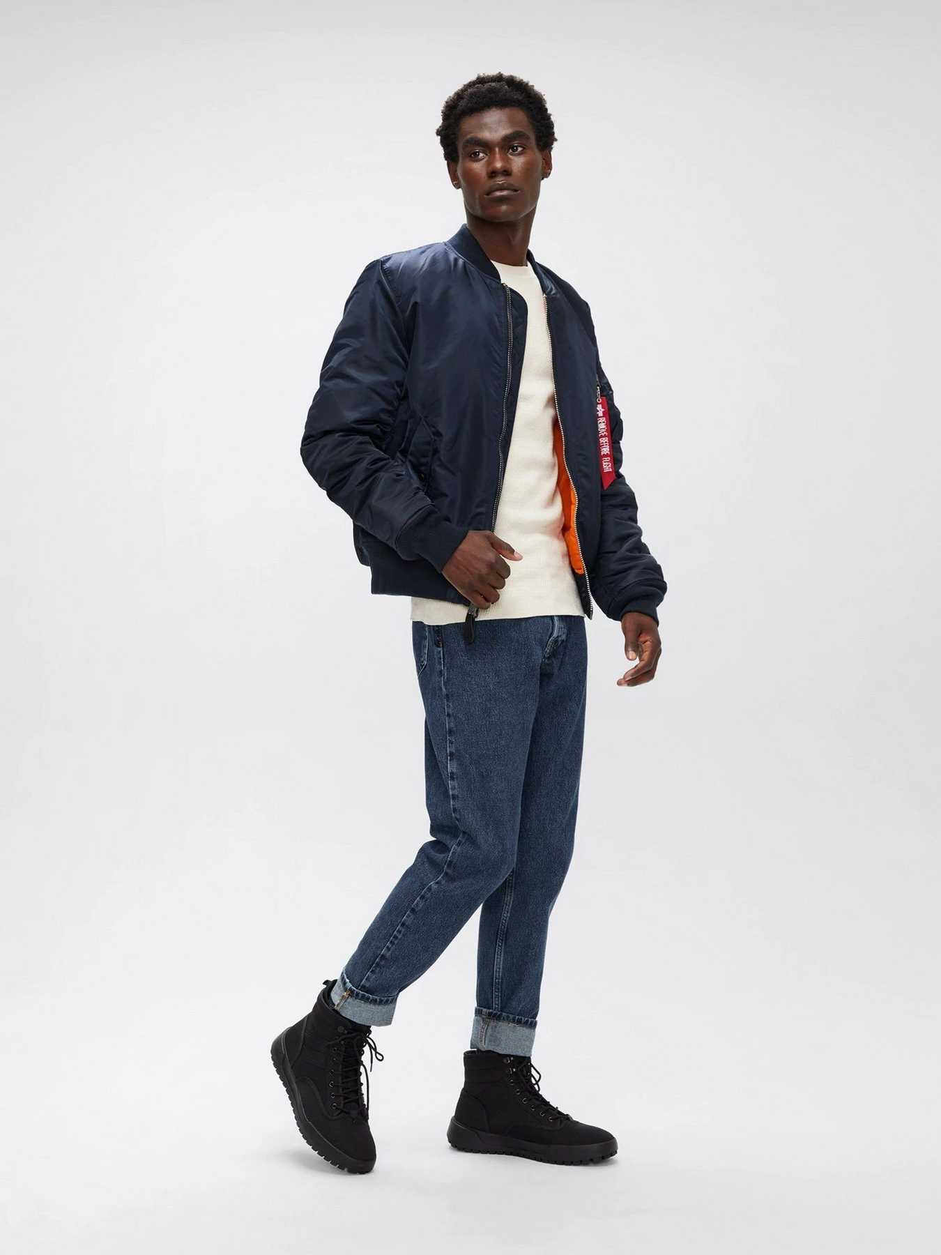 Куртки и дубленки Alpha Industries МА-1 SLIM FIT  модель MJM44530C1_410 Фото