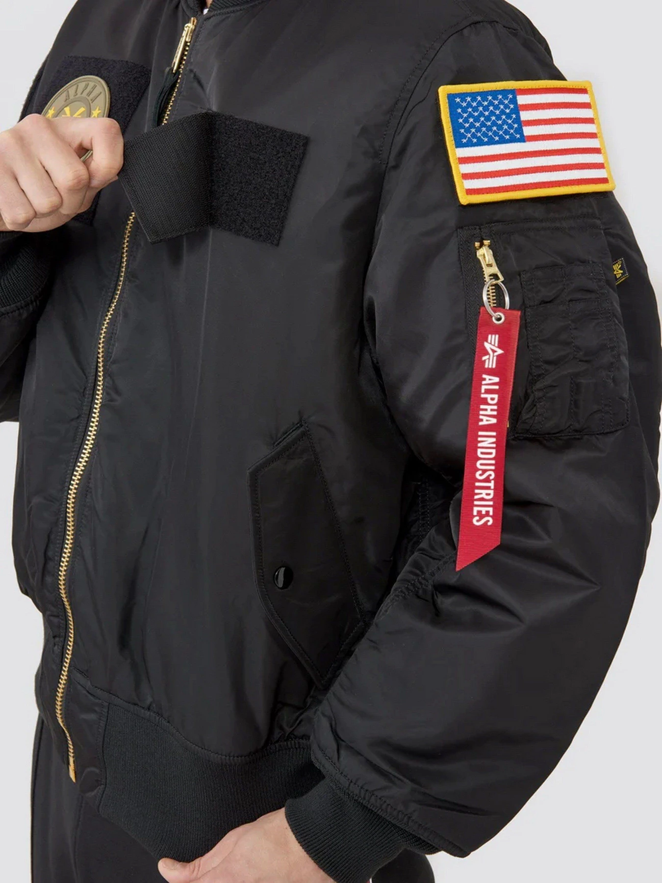 Куртки та дублянки Alpha Industries MA-1 FLEX модель MJM46600C1_001 Куртки та дублянки Alpha Industries MA-1 FLEX модель MJM46600C1_001 Фото