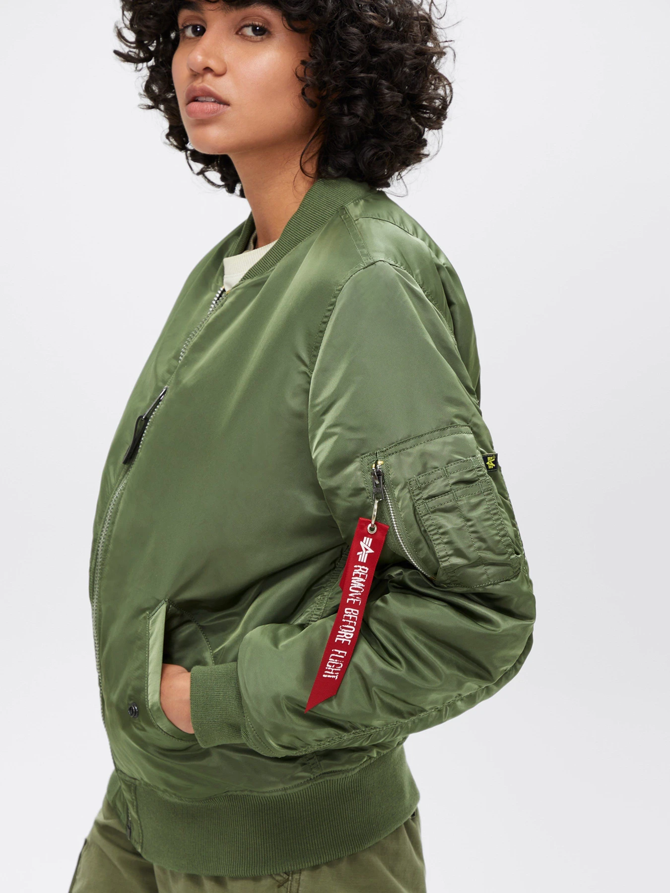 Куртки та дублянки Alpha Industries MA-1 модель WJM44500C1_310 Фото