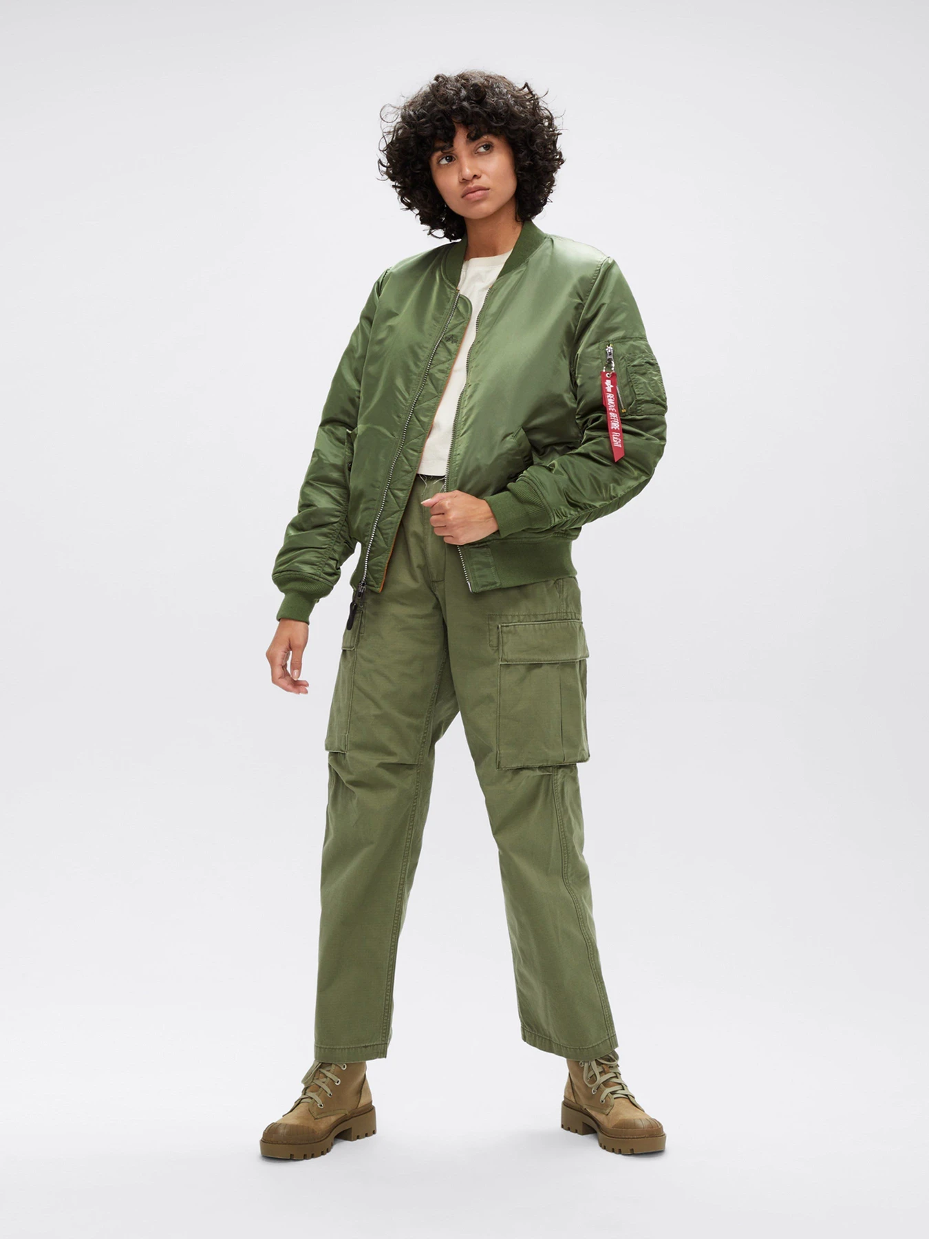 Куртки та дублянки Alpha Industries MA-1 модель WJM44500C1_310 Фото