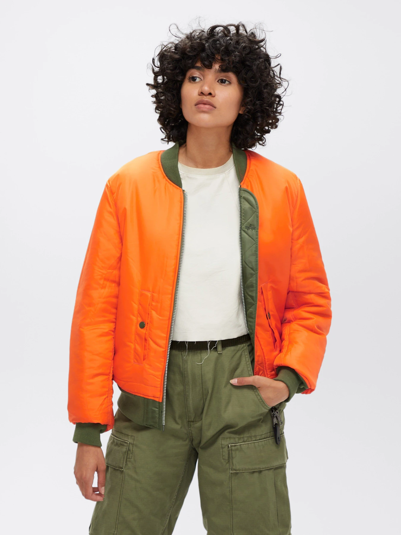 Куртки та дублянки Alpha Industries MA-1 модель WJM44500C1_310 Фото