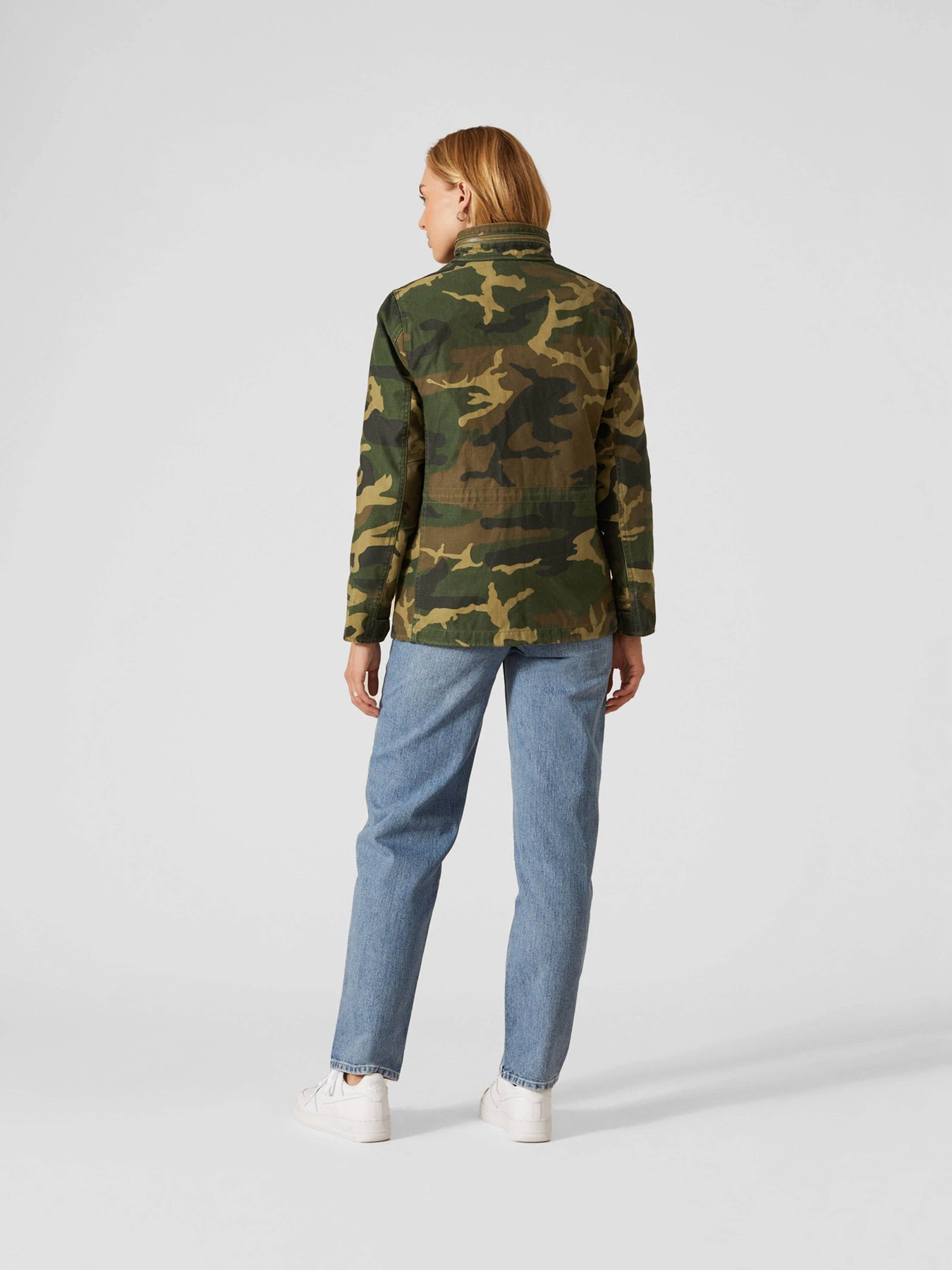 Пальта та плащі Alpha Industries M-65 MOD модель WJM51501C1_961 Пальта та плащі Alpha Industries M-65 MOD модель WJM51501C1_961 Фото