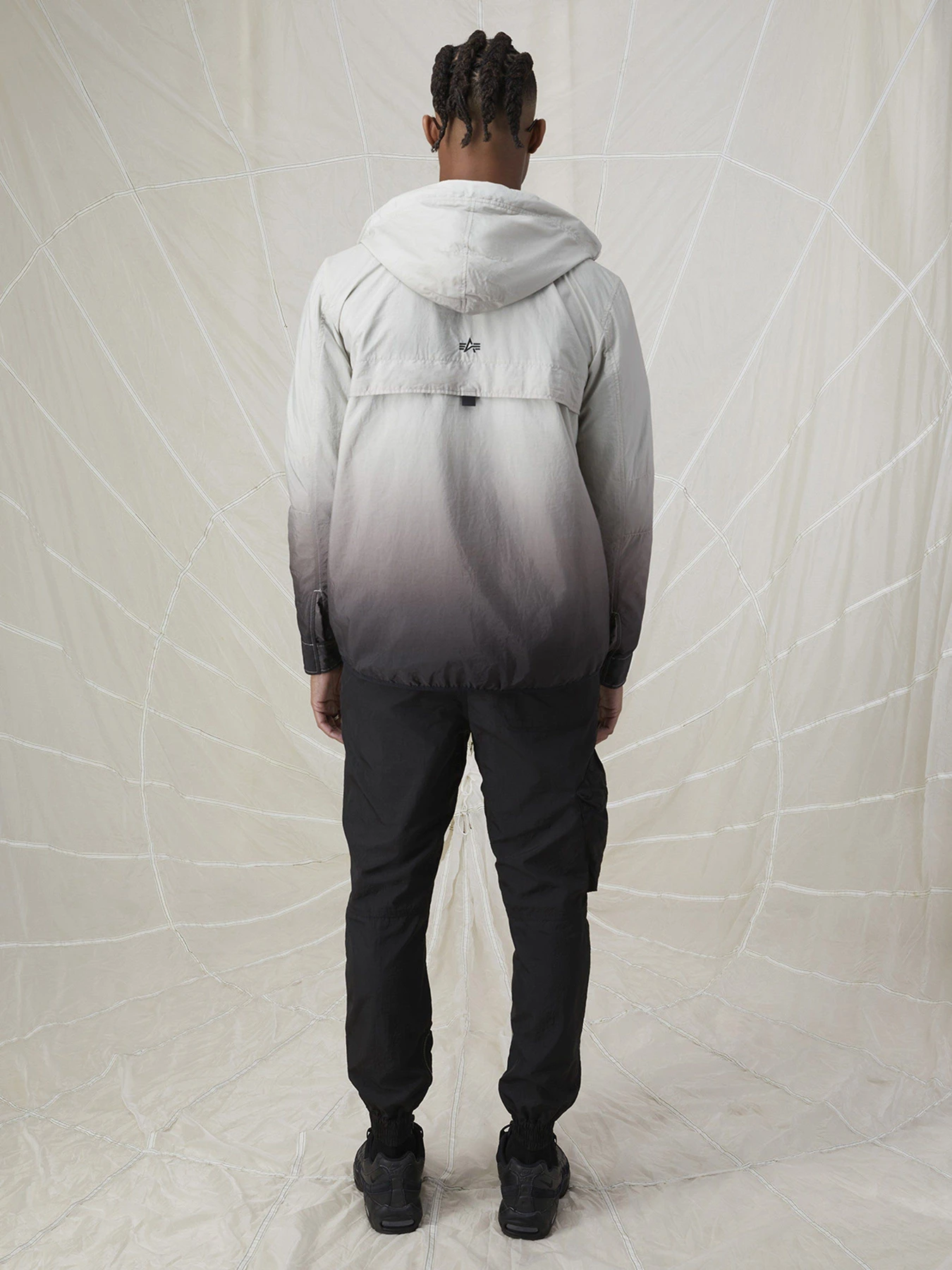 Куртки та дублянки Alpha Industries Gradient NASA модель EJG53000C1_066 Куртки та дублянки Alpha Industries Gradient NASA модель EJG53000C1_066 Фото