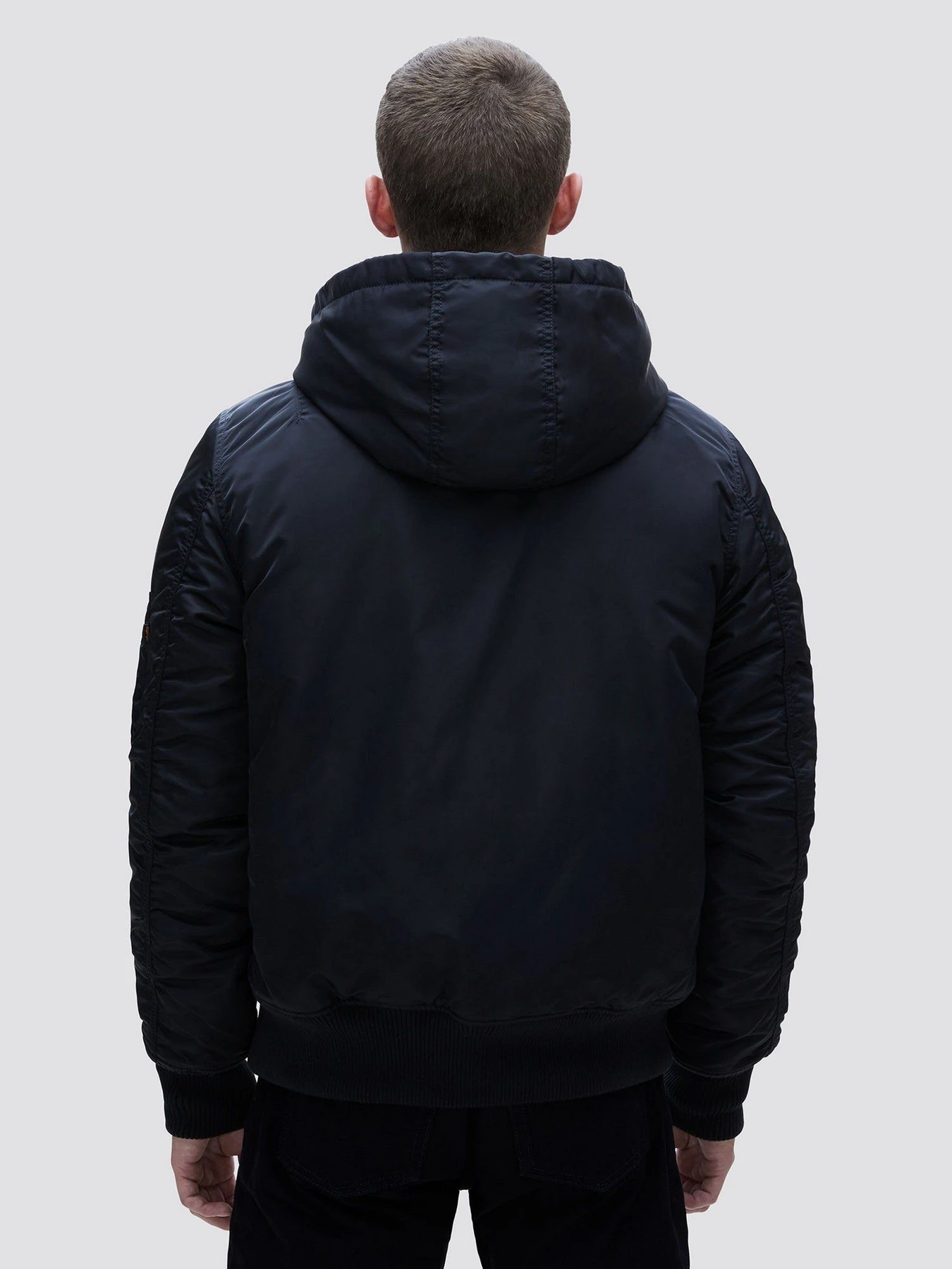 Куртки и дубленки Alpha Industries MA-1 HOODED RIB модель MJM49501C1_001 Куртки и дубленки Alpha Industries MA-1 HOODED RIB модель MJM49501C1_001 Фото