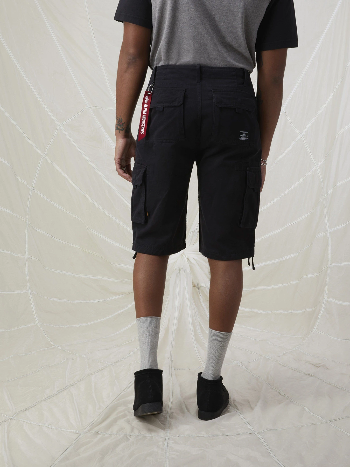Шорты Alpha Industries Jet модель MBJ53000C1_001 Шорты Alpha Industries Jet модель MBJ53000C1_001 Фото