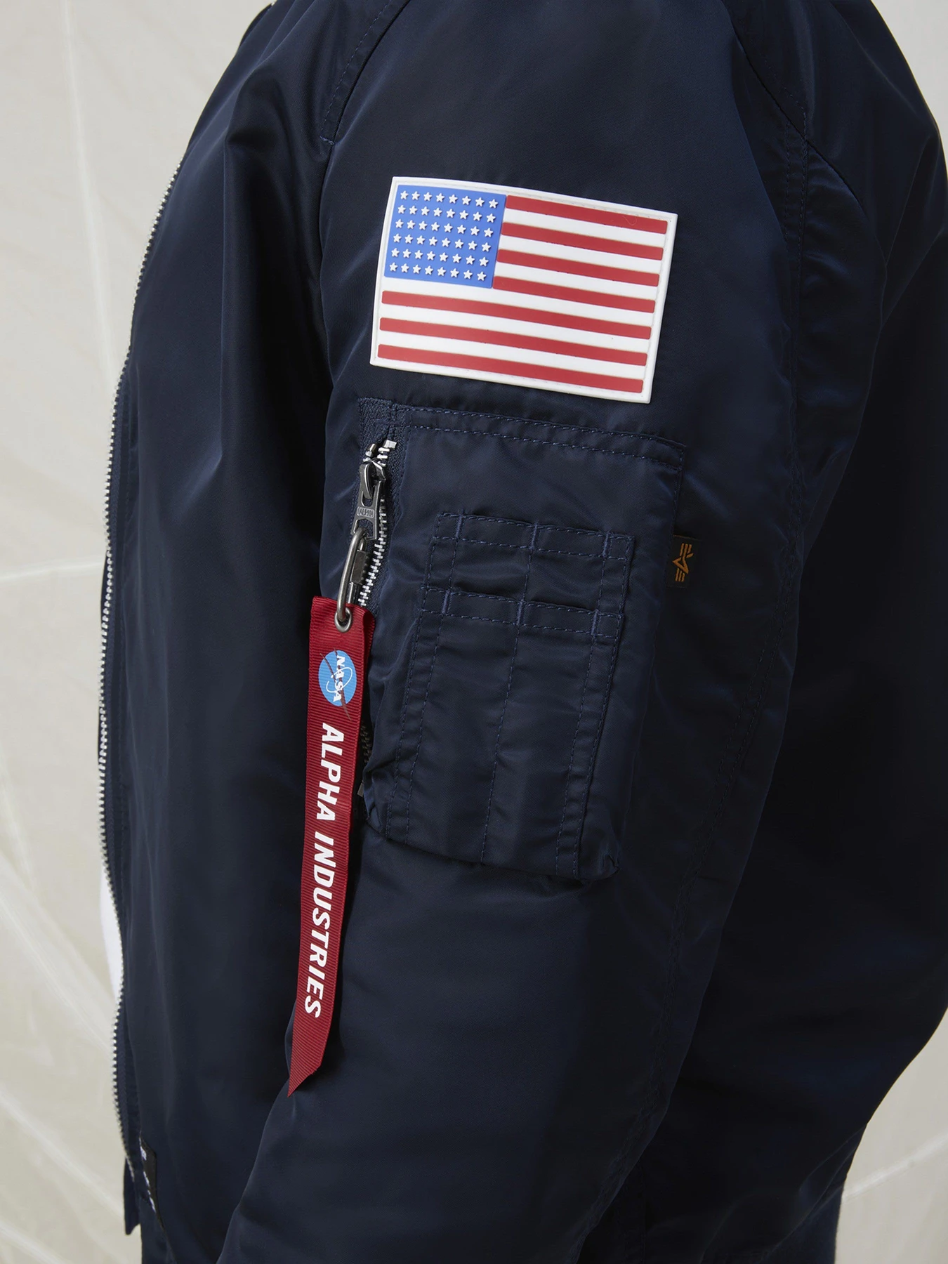 Куртки и дубленки Alpha Industries L-2B NASA Gen II модель MJL53002C1_410 Фото