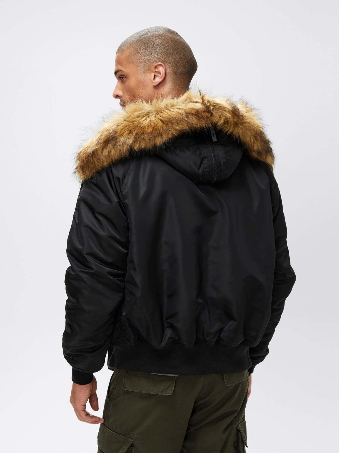 Куртки и дубленки Alpha Industries N-2B SHORT WAIST модель MJN30000C1_001 Фото