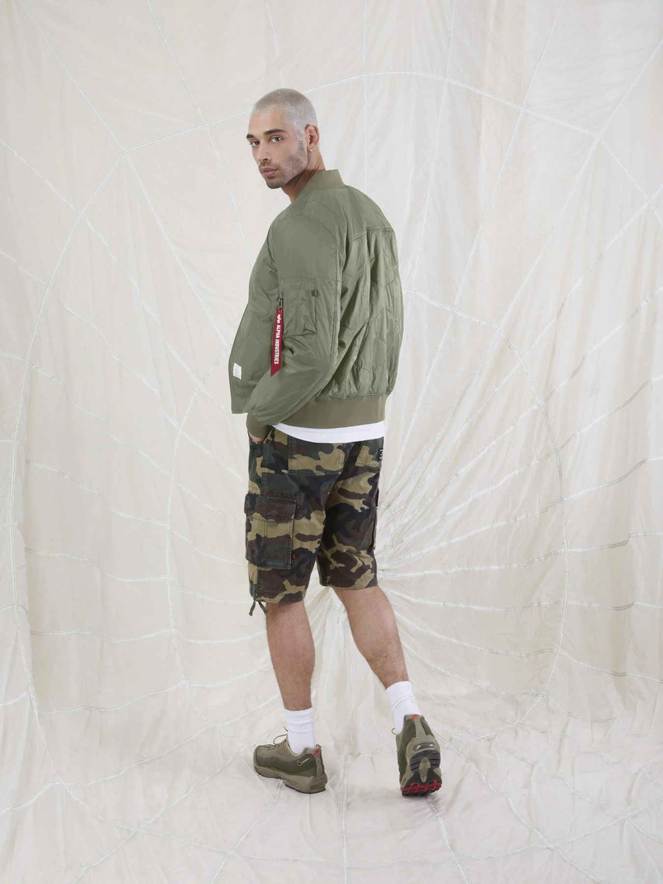 Куртки та дублянки Alpha Industries L-2B Quilted модель UJQ52000C1_359 Куртки та дублянки Alpha Industries L-2B Quilted модель UJQ52000C1_359 Фото