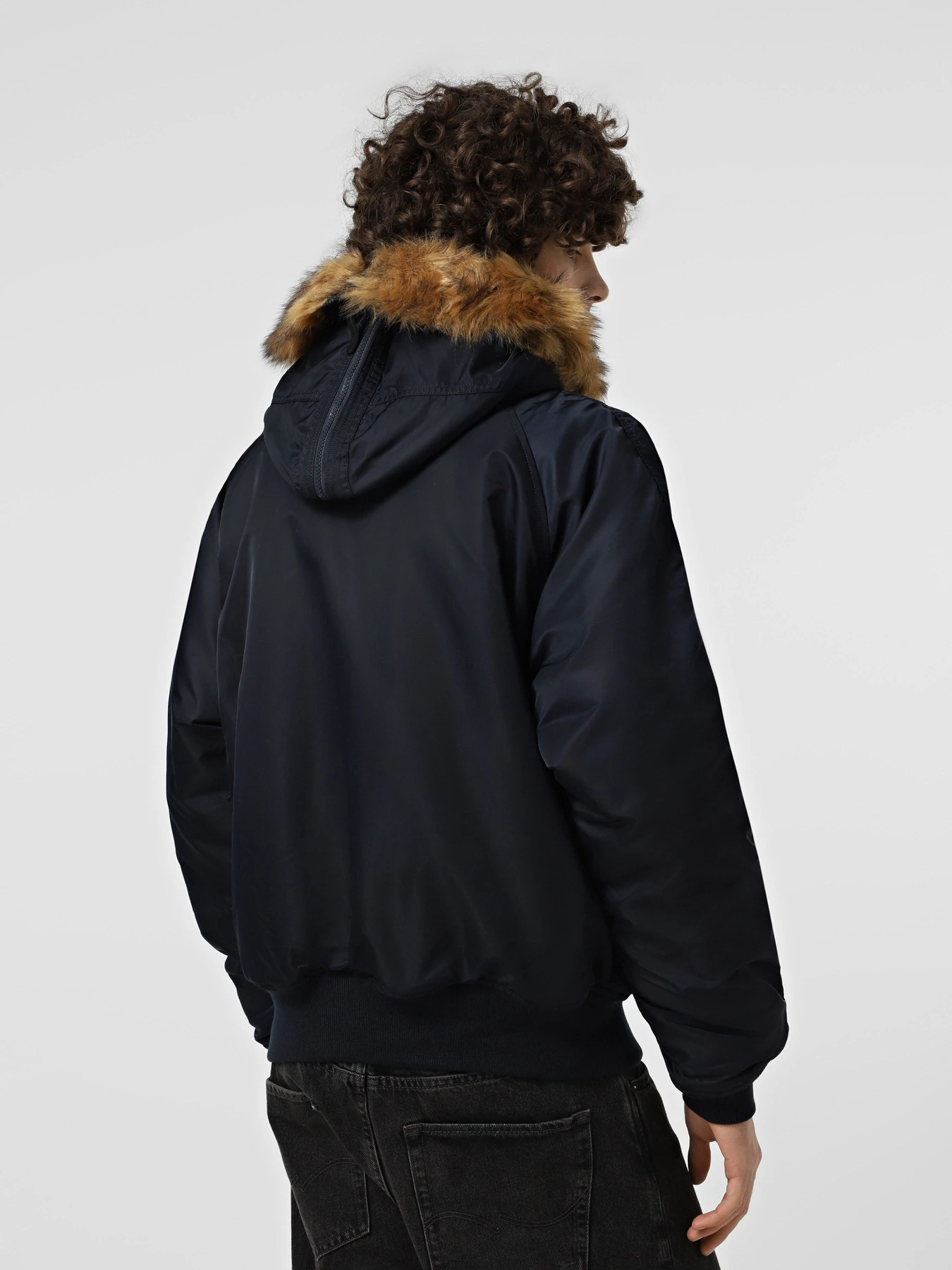 Куртки и дубленки Alpha Industries N-2B SHORT WAIST модель MJN30000C1_410 Фото