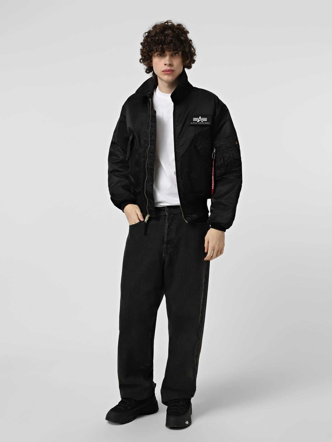 Куртки и дубленки Alpha Industries CWU 45/P модель MJC22000C1_001 Куртки и дубленки Alpha Industries CWU 45/P модель MJC22000C1_001 Фото