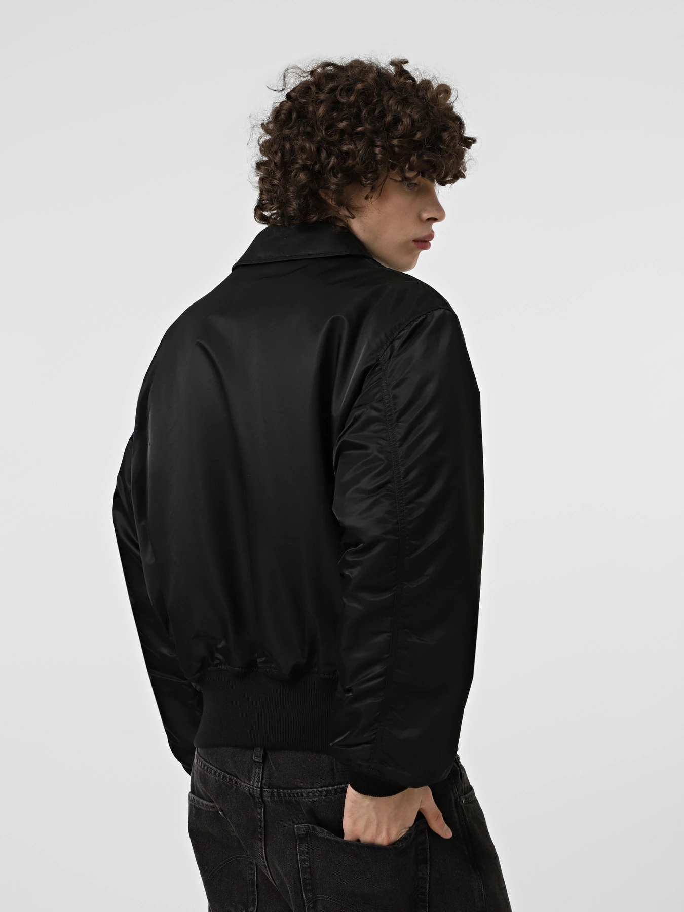 Куртки и дубленки Alpha Industries CWU 45/P модель MJC22000C1_001 Куртки и дубленки Alpha Industries CWU 45/P модель MJC22000C1_001 Фото