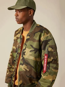 Куртки та дублянки Alpha Industries MA-1 модель MJM21000C1_961 Фото