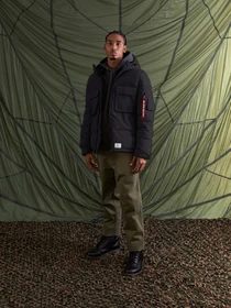 Куртки и дубленки Alpha Industries Hooded Puffer Jacket модель MJH52500C1_001 Фото