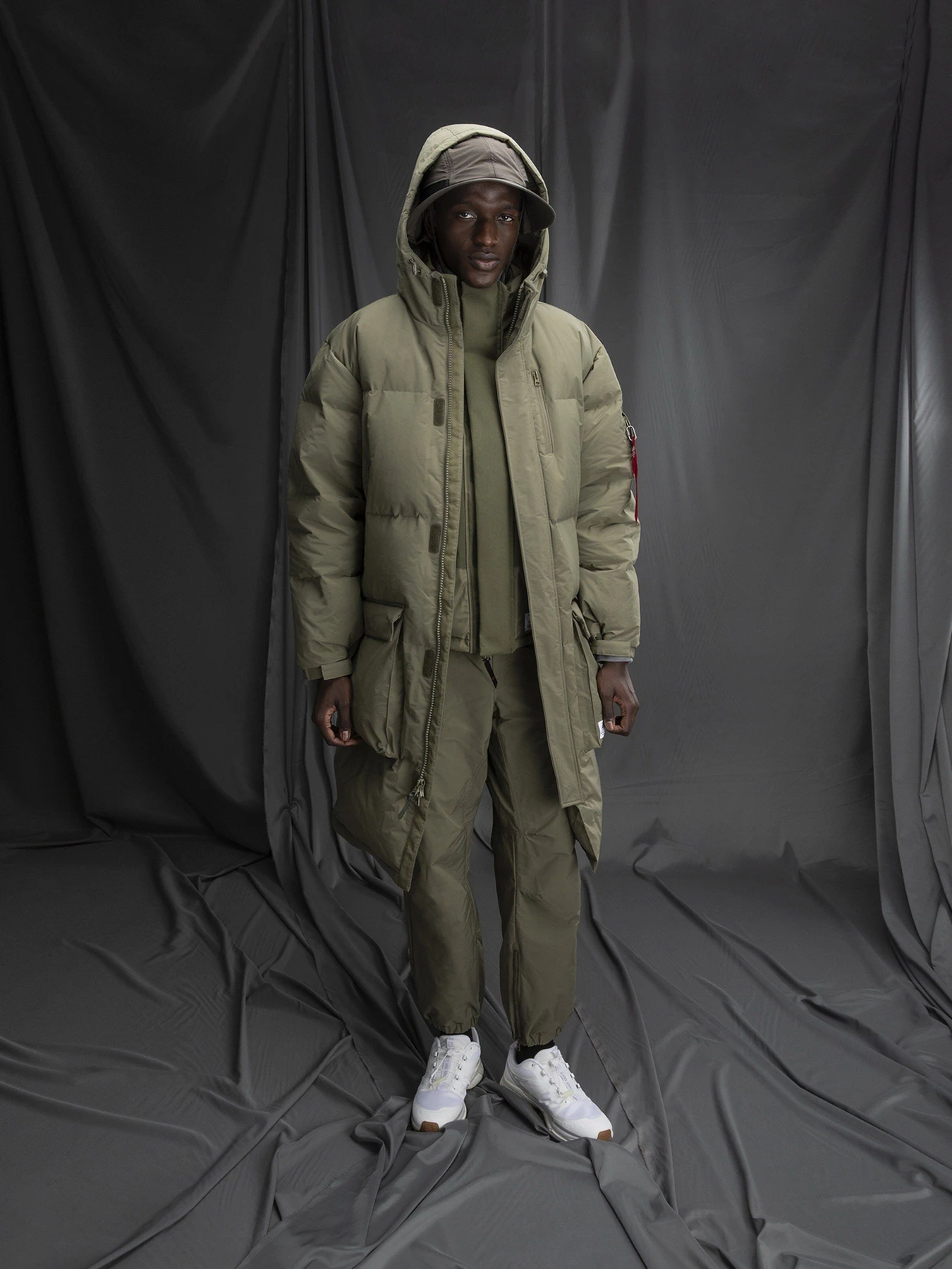 Куртки и дубленки Alpha Industries Long Puffer Parka модель MJL53500C1_359 Фото