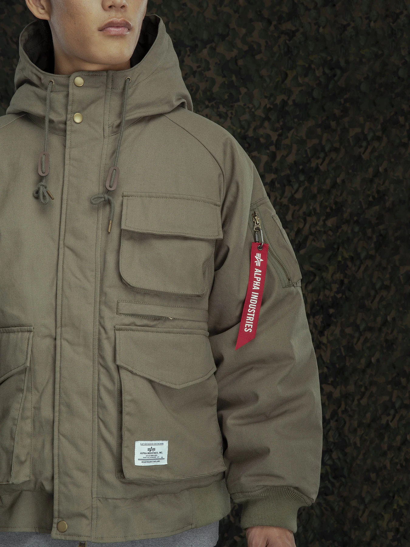 Куртки и дубленки Alpha Industries MA-1 модель MJM53502C1_359 Фото