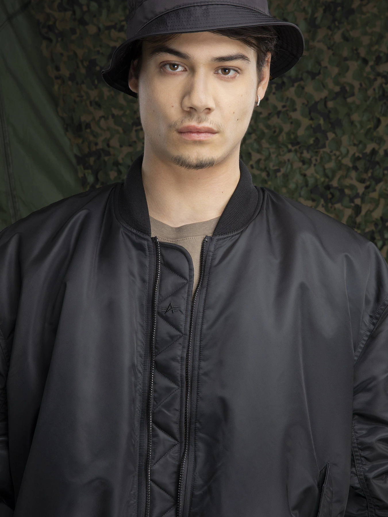 Куртки та дублянки Alpha Industries MA-1 Bloodlight Gen II модель MJM53503C1_001 Куртки та дублянки Alpha Industries MA-1 Bloodlight Gen II модель MJM53503C1_001 Фото