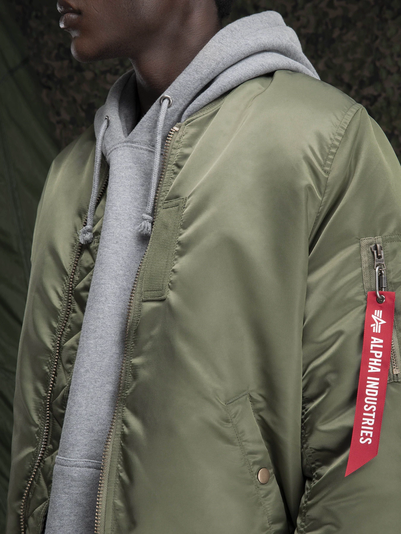 Куртки и дубленки Alpha Industries MA-1 Mod модель MJM53504C1_310 Куртки и дубленки Alpha Industries MA-1 Mod модель MJM53504C1_310 Фото