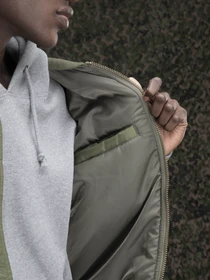 Куртки и дубленки Alpha Industries MA-1 Mod модель MJM53504C1_310 Фото