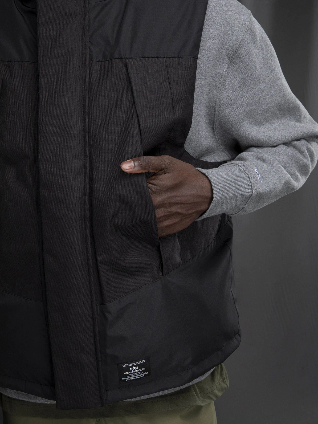 Куртки и дубленки Alpha Industries PCU MOD VEST модель MJU53500C1_001 Фото