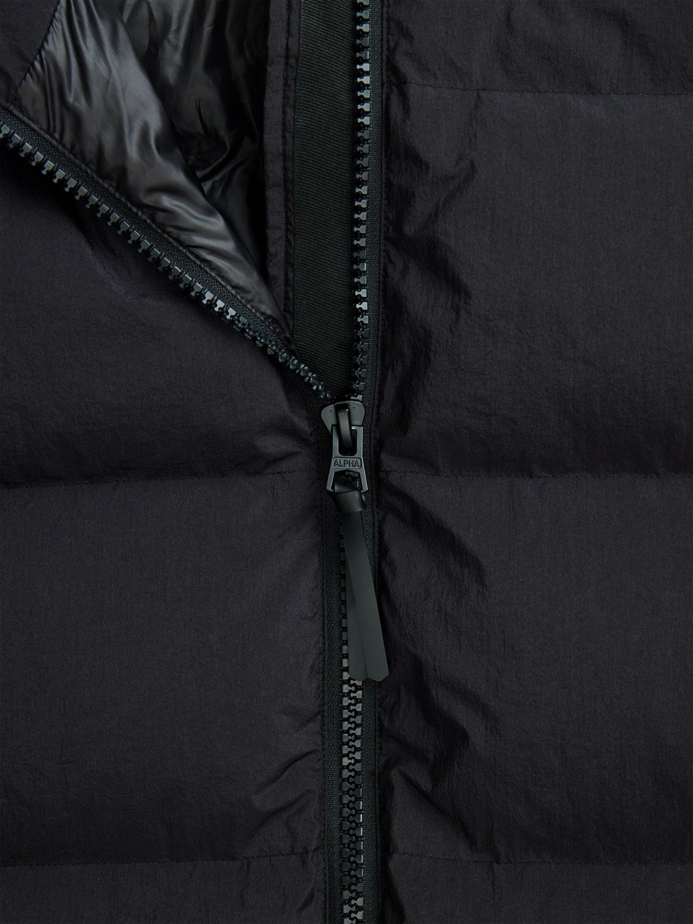 Куртки и дубленки Alpha Industries Sierra Belted Vest модель WJB53500C1_001 Фото